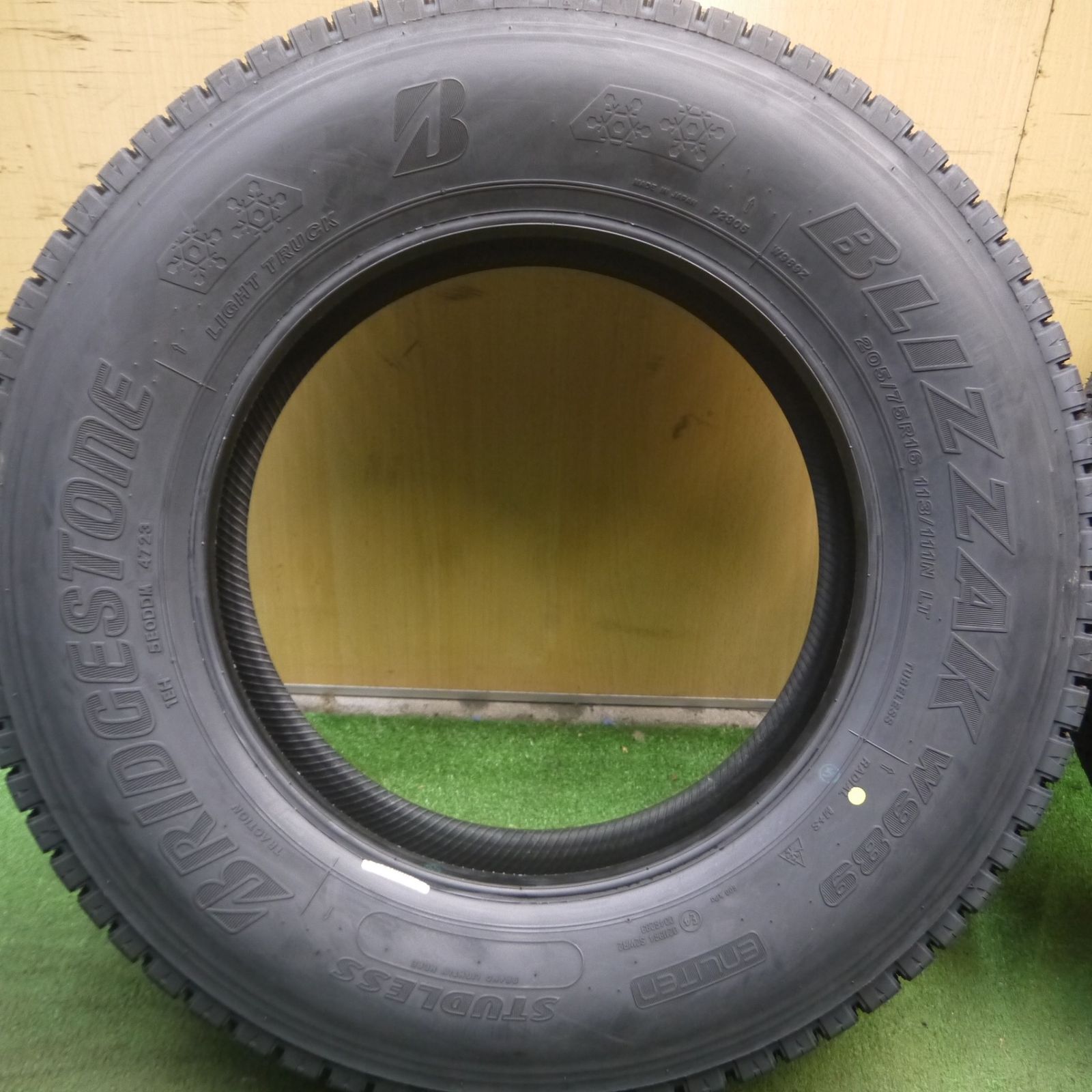 新品】BS BLIZZAK W989 205/75R16 113/111N LT 16インチ ライト