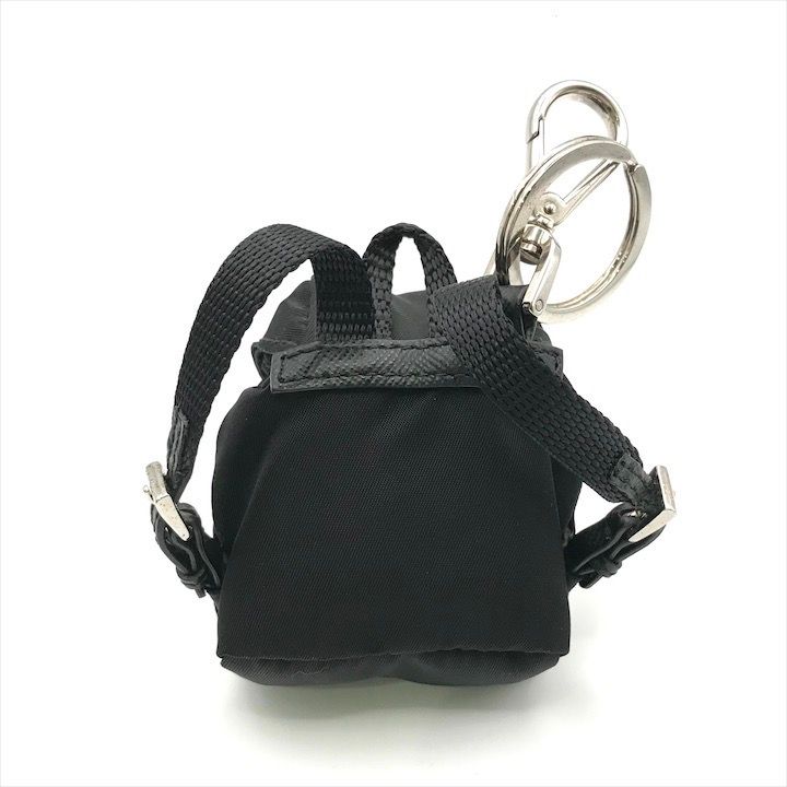 プラダ ショルダーバッグ 三角ロゴプレート チャーム ナイロン レザー ブラック プラダ ショルダーバッグ 三角ロゴプレート チャーム ナイロン レザー