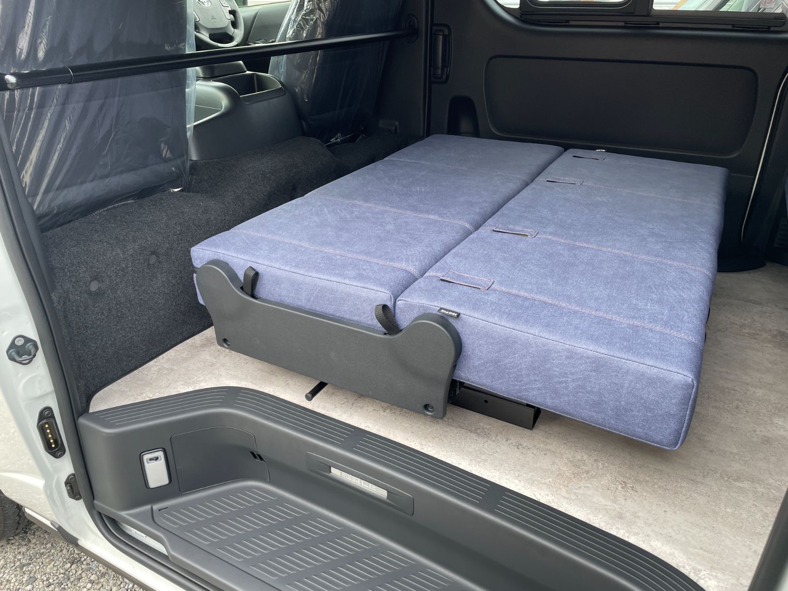 フラットシート ハイエース用