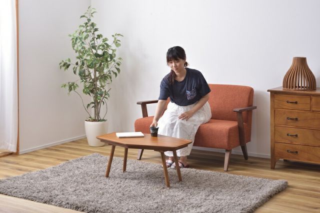 こたつ 炬燵 コタツ ライトブラウン W80×D50×H36.5 コタツ コタツテーブル センターテーブル ミニ コンパクト 一人使い オールシーズン ハーフヒーター 天然木 アカシア デザイン おしゃれ シャープ azu-kt-213 店舗 カフェ ラウンジ ロビー ホテル 法人  電気こたつ こた コタツ W80×D50×H36.5 ライトブラウン コタツ コタツテーブル センター