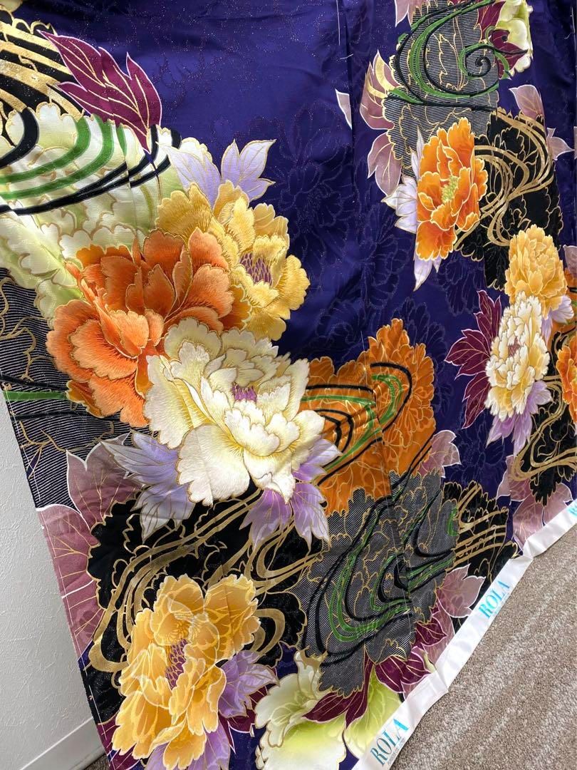 振袖 RORA 仮絵羽 銀通し 刺繍 金彩 大輪 正絹 未仕立て品 八掛付き 振袖 RORA 仮絵羽 銀通し 刺繍 金彩 大輪 正絹 未仕立て品 八掛付き
