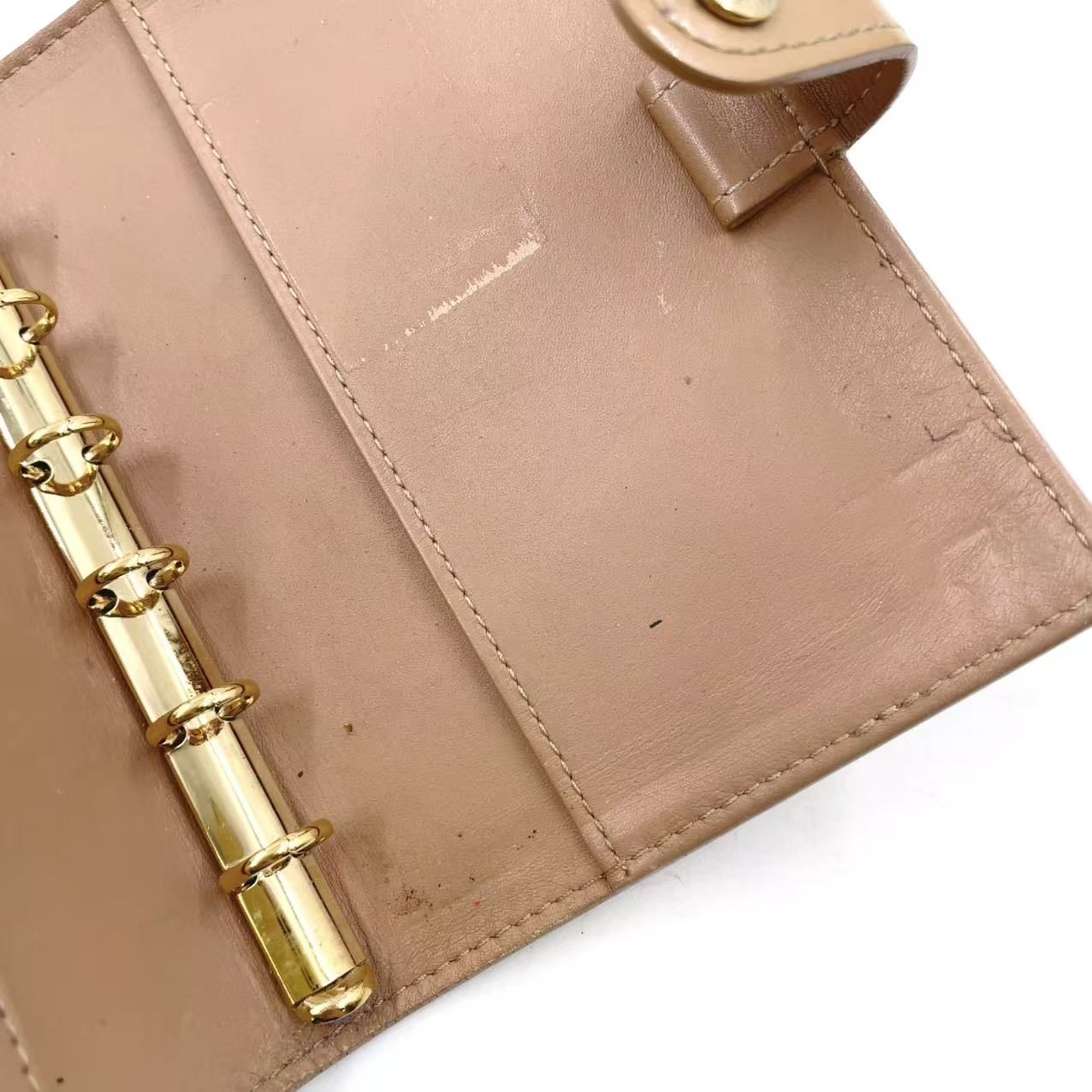 エナメルレザー