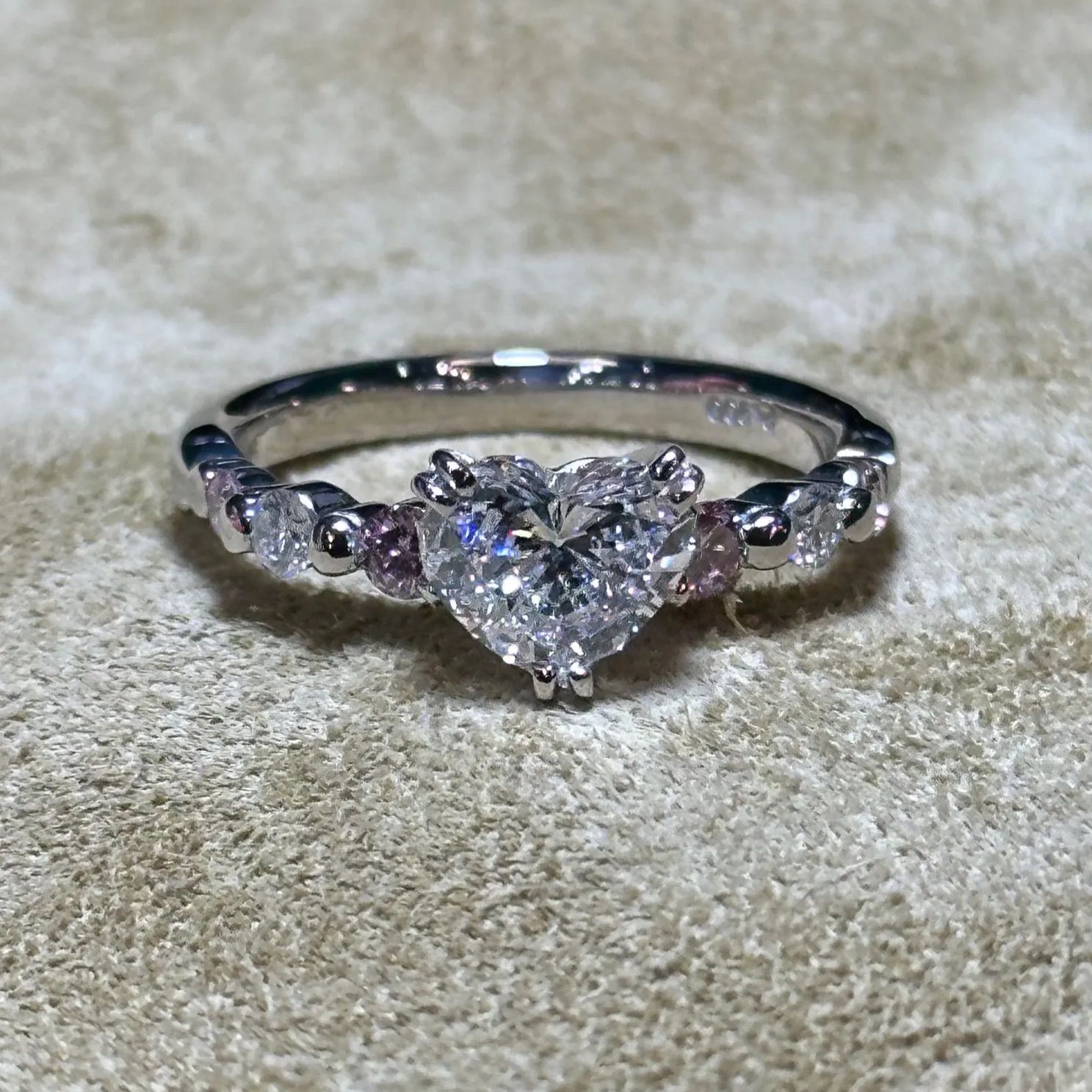 ハートシェイプダイヤ1.018ct ピンクダイヤ計0.146ct リング ハートシェイプダイヤ1.018ct ピンクダイヤ計0.146ct リング