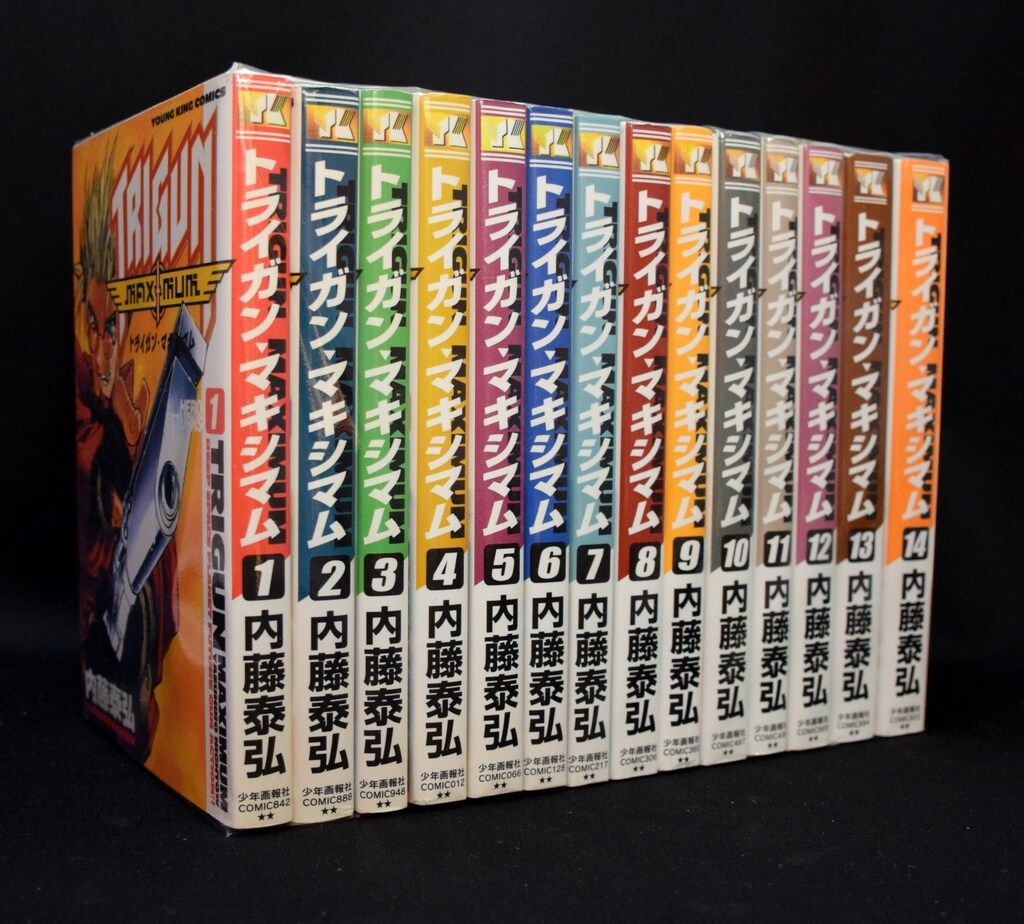 トライガン　全9巻　TRIGUN MAXIMUM 全巻セット 1-7巻 漫画 トライガン 全9巻 TRIGUN MAXIMUM 全巻セット 1-7巻