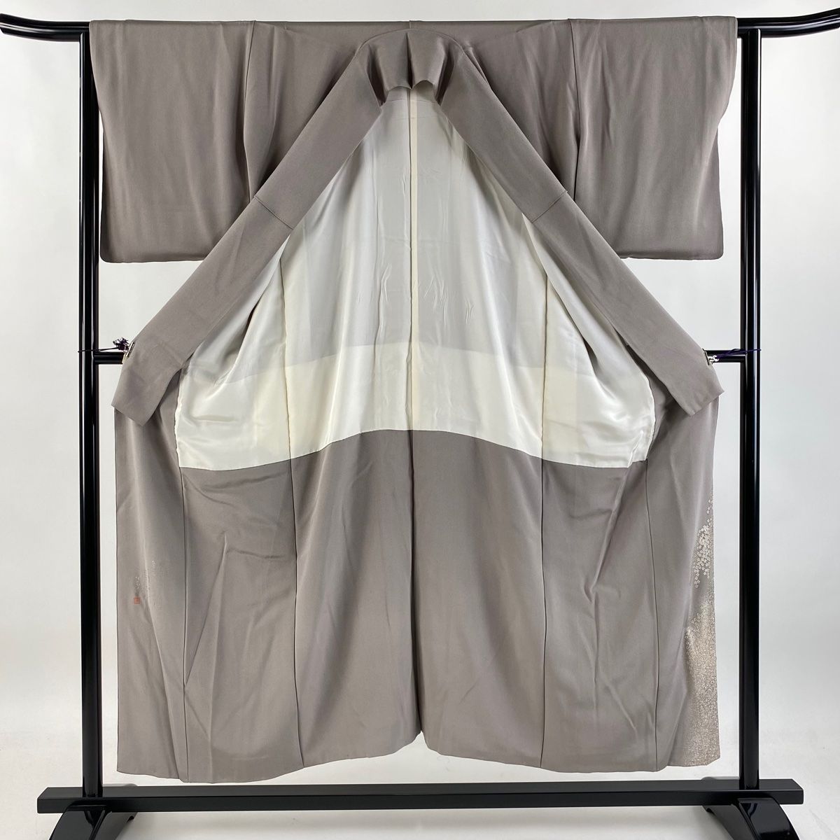 色留袖 身丈150cm 裄丈61.5cm S 袷 松尾光琳 百寿 落款あり 人物 文字紋 銀糸 銀彩 灰色 正絹 美品 秀品 一つ紋 中古 色留袖 身丈161.5cm 裄丈65.5cm M 袷 松尾光琳 落款 桜屏風図 鹿 金銀