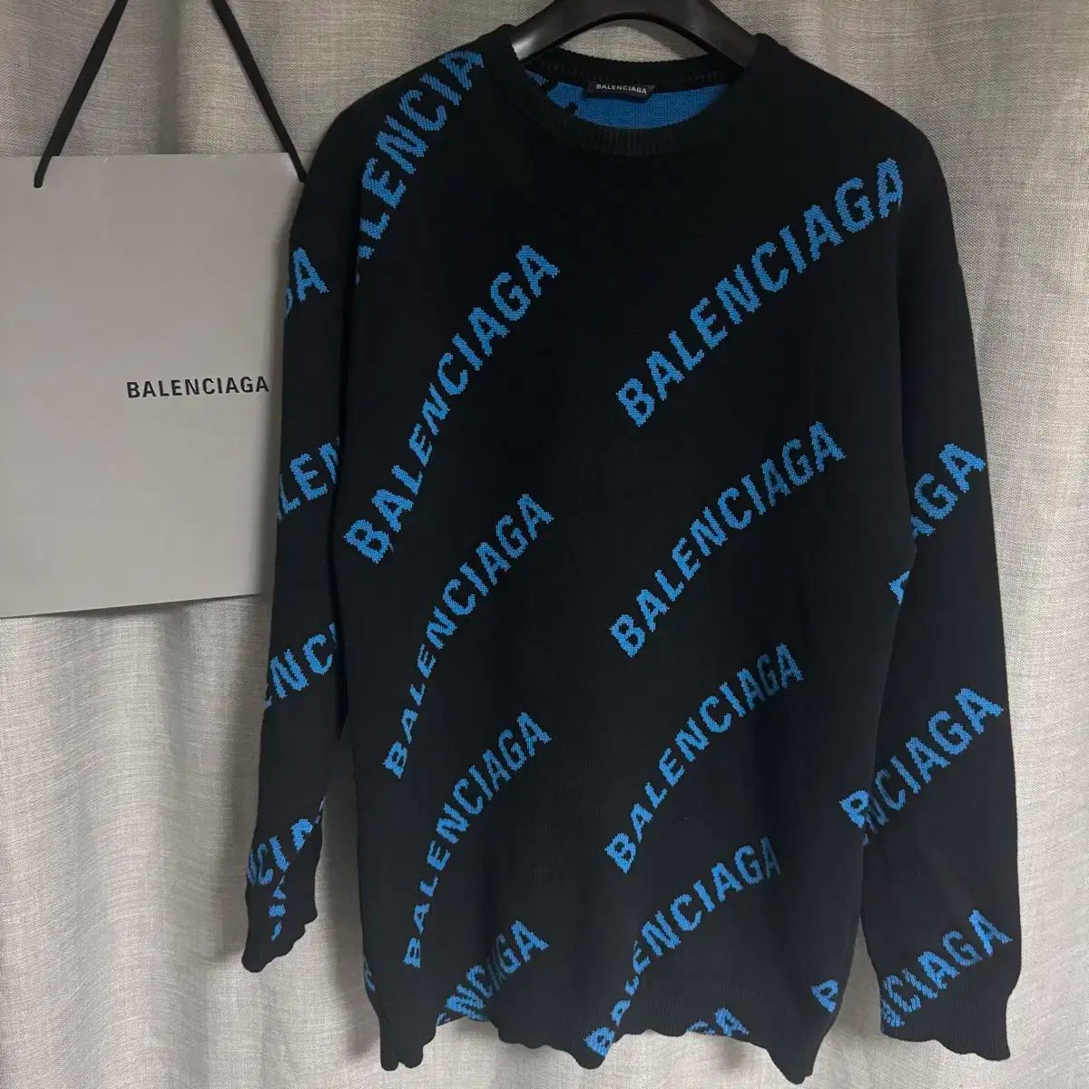本物 BALENCIAGA バレンシアガ マルチロゴ ニット セーター