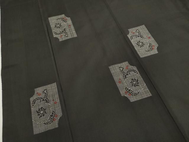 平和屋着物○本場大島紬 7マルキ 泥染め 破れ色紙吉祥文 正絹 逸品 未