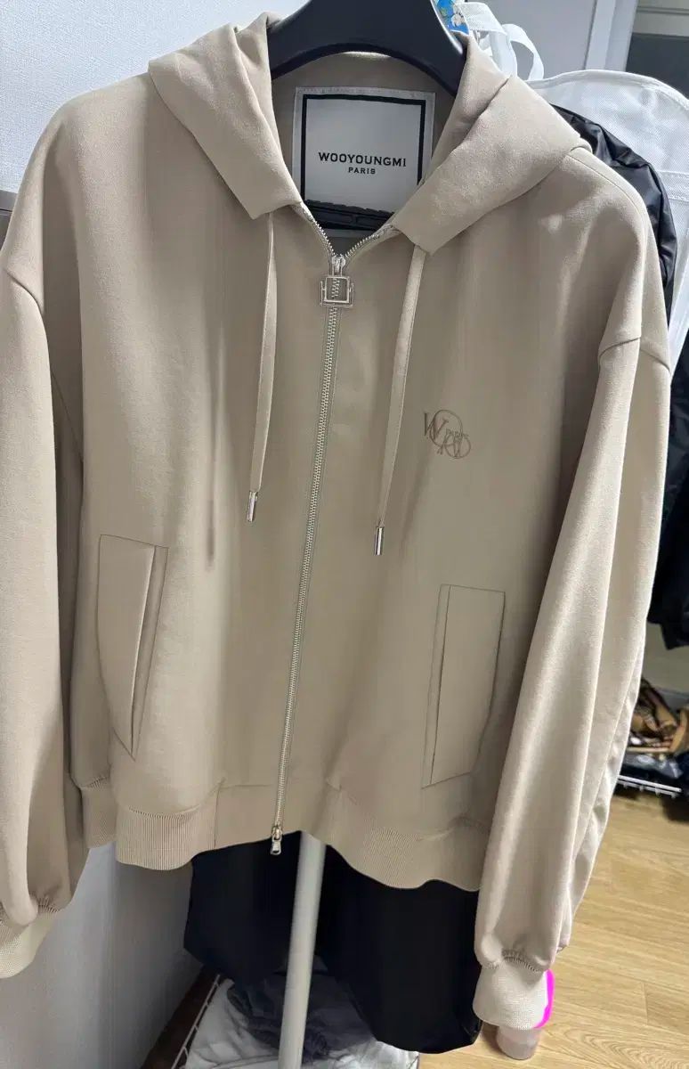 WOOYOUNGMI(ウーヨンミ) 22SS ベージュ フード付き ジップアップ