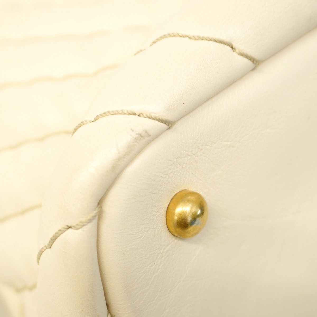 5cd4197】シャネル ショルダーバッグ Vステッチ ラムスキン アイボリー  