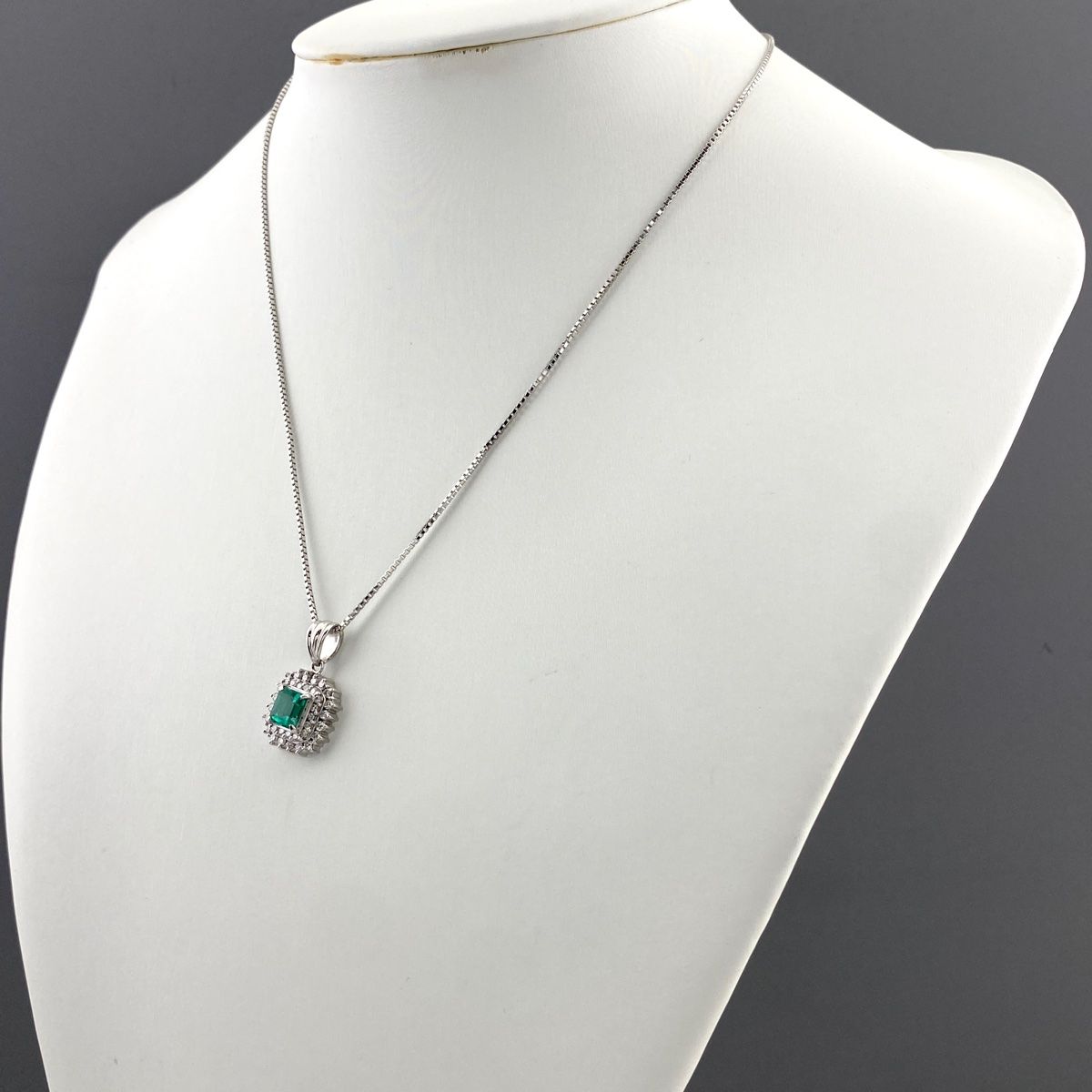 たろう　エメラルドプラチナペンダントネックレス エメラルド/ダイヤモンド プラチナネックレス(クレサンベール