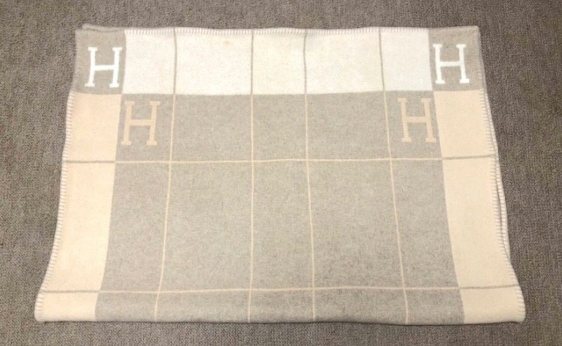 早い者勝ち HERMES エルメス プレード アヴァロン Avalon ブランケット Hロゴ 100x146cm ウール90% カシミヤ10% ベージュ系