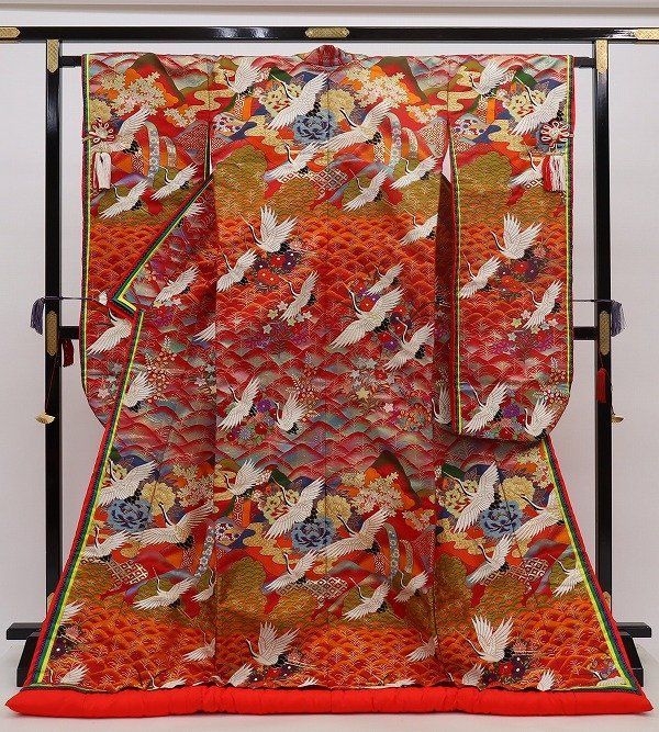 色打掛 掛下 セット 飛翔鶴 豪華な松葉模様 KK-2196 花嫁 正絹 色打掛レンタル 010054 黒 金刺繍 松 鶴
