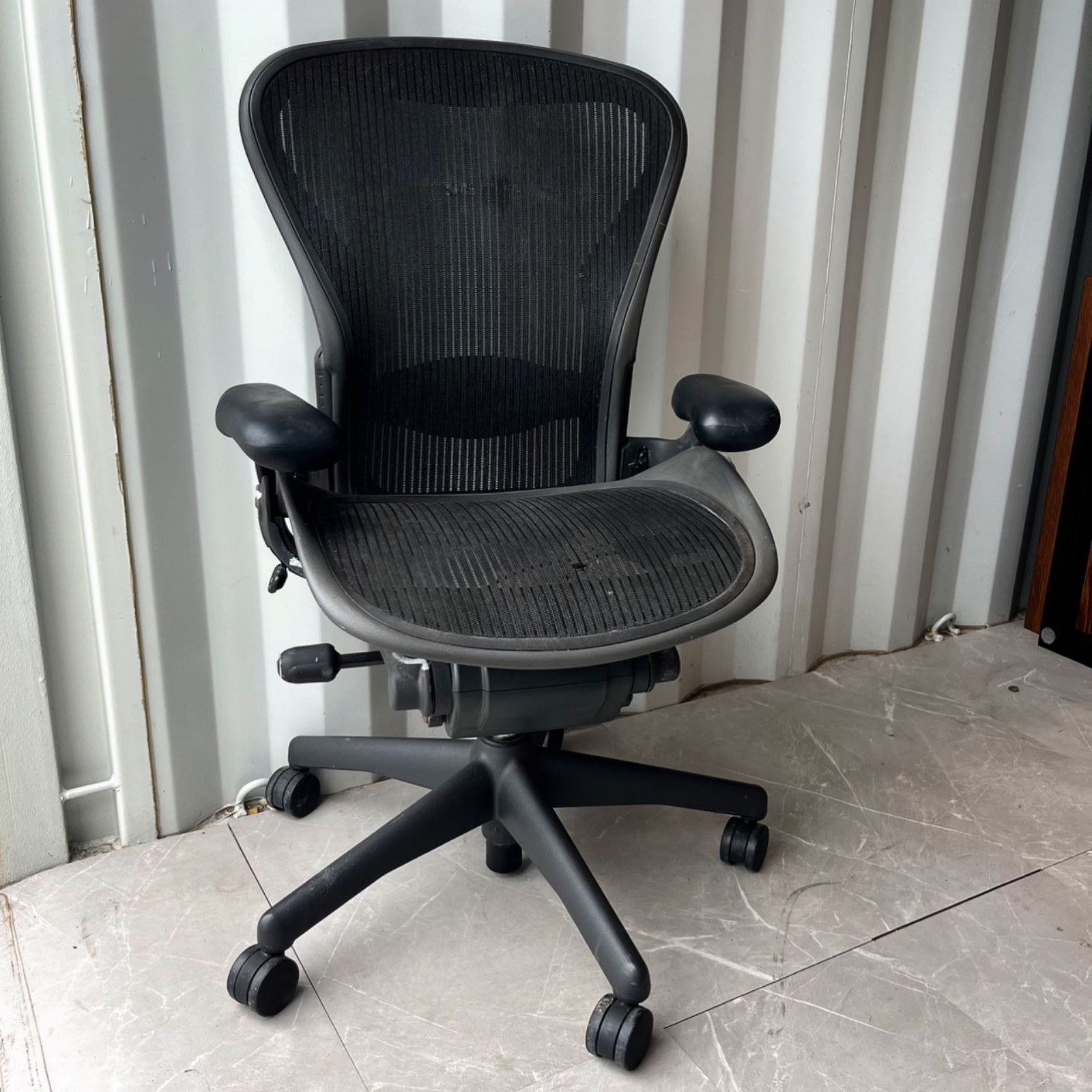 アーロンチェアBサイズ