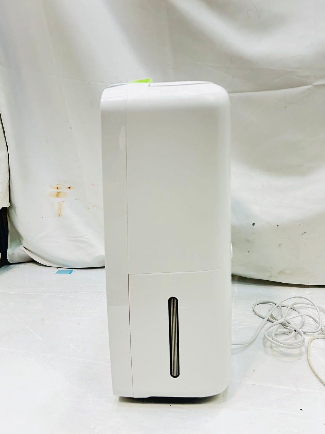 衣類乾燥除湿機 冷風 【展示品】 活かせ SHARP シャープ CM-R100 衣類乾燥除湿機 冷風 【展示品】 活かせ SHARP シャープ CM-R100