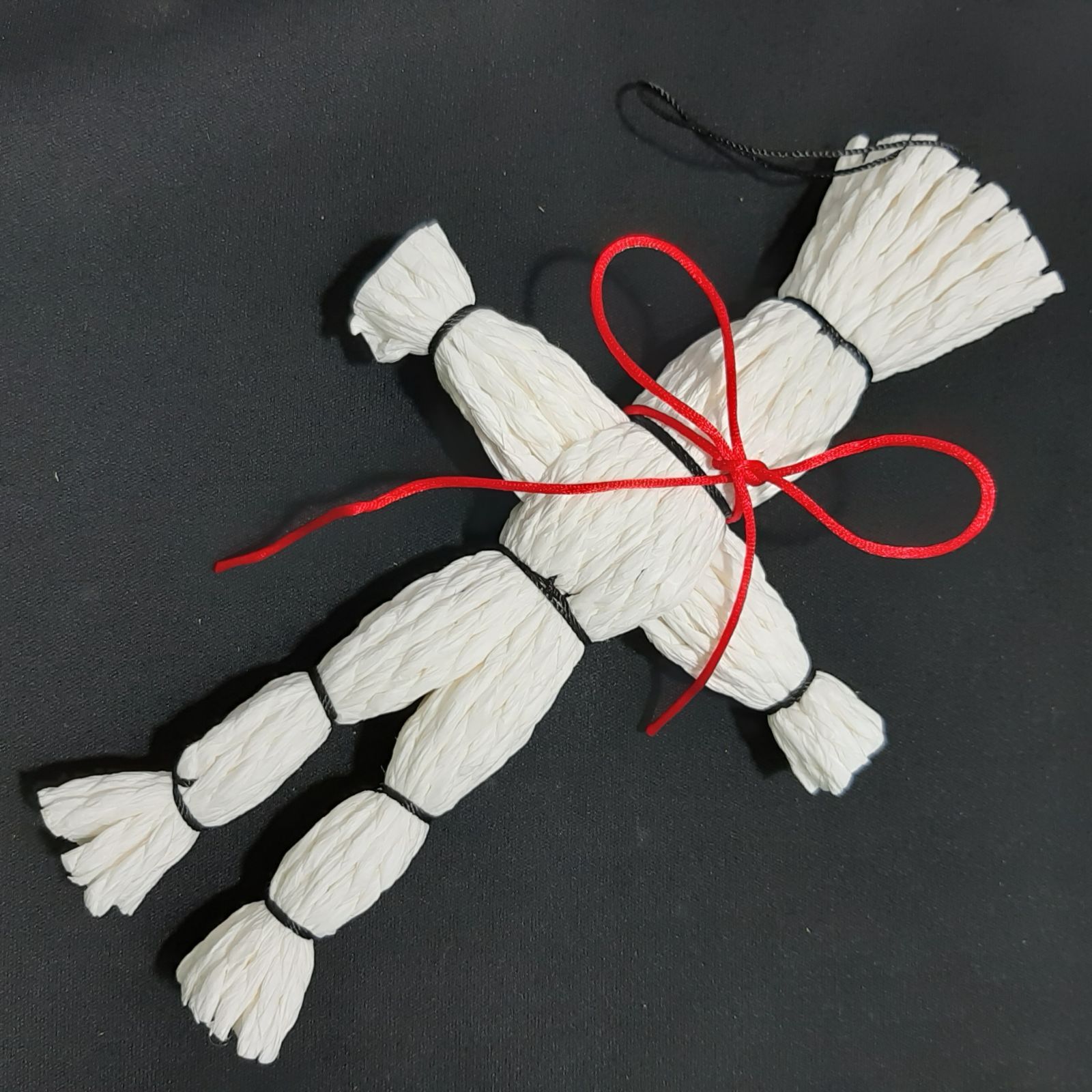 白い藁人形 紙紐編み人形 赤い紐 高さ約17cm 送料無料 - メルカリ