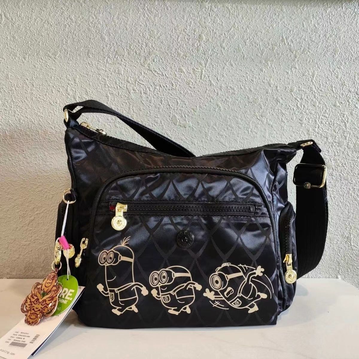 新品 KIPLING キプリング 公式 ショルダーバッグ GABBIE S(Minions Emb) KIPLING LOVES MINIONS