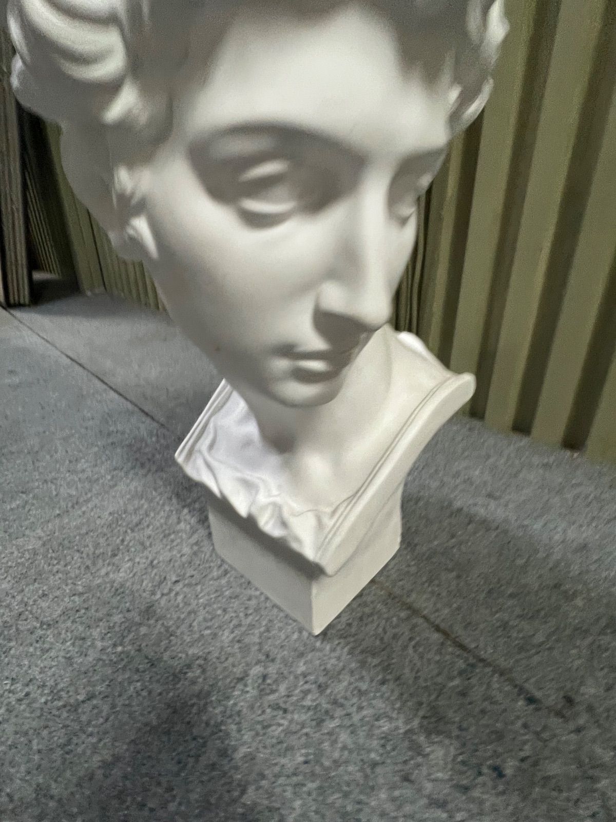 くま。メディチ首像60cm ⭐︎ 石膏像 胸像 美術 彫刻 デッサン メディチ 石膏 - メルカリ