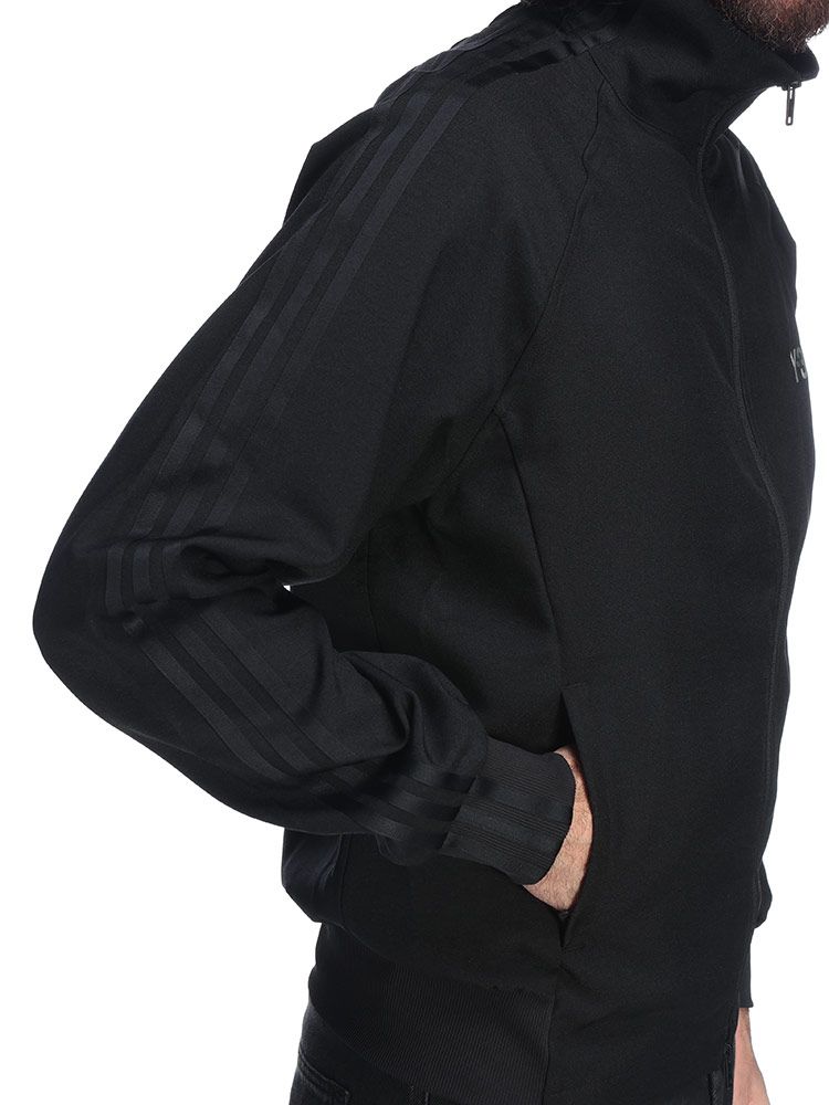 トラックジャケット