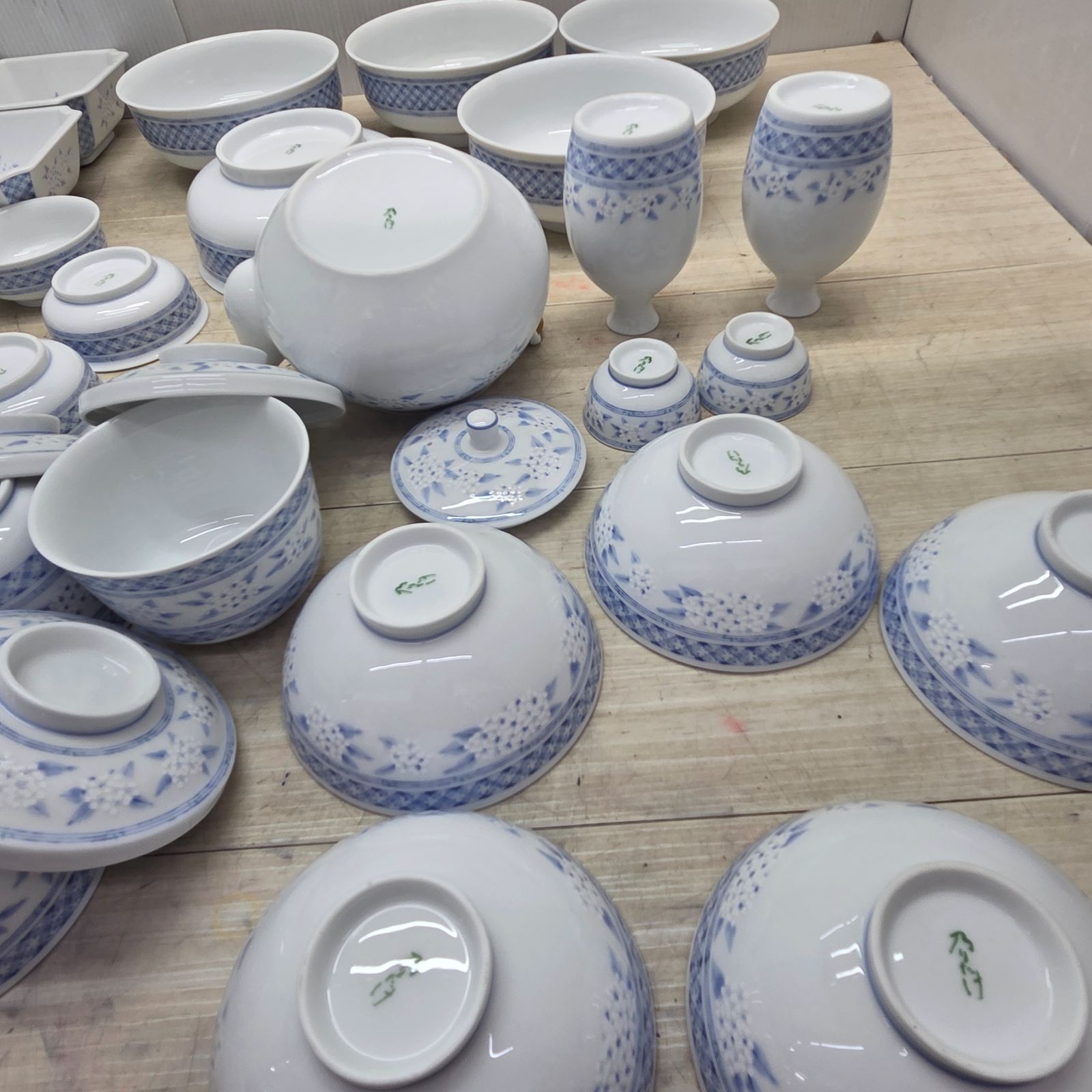 可愛いのが好き♡♡イマン♡イリス♡ティーフォーワン 陶器11点セット 新品 イマン♡イリス♡ティーフォーワン 陶器11点セット 新品未使用