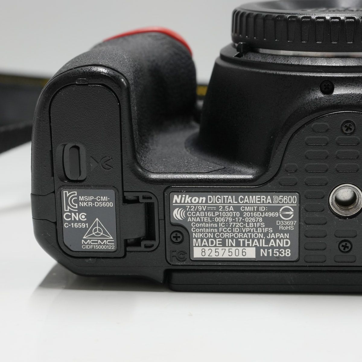 Nikon D5600 ボディ USED超美品 デジタル一眼レフカメラ APS-C Wi-Fi  