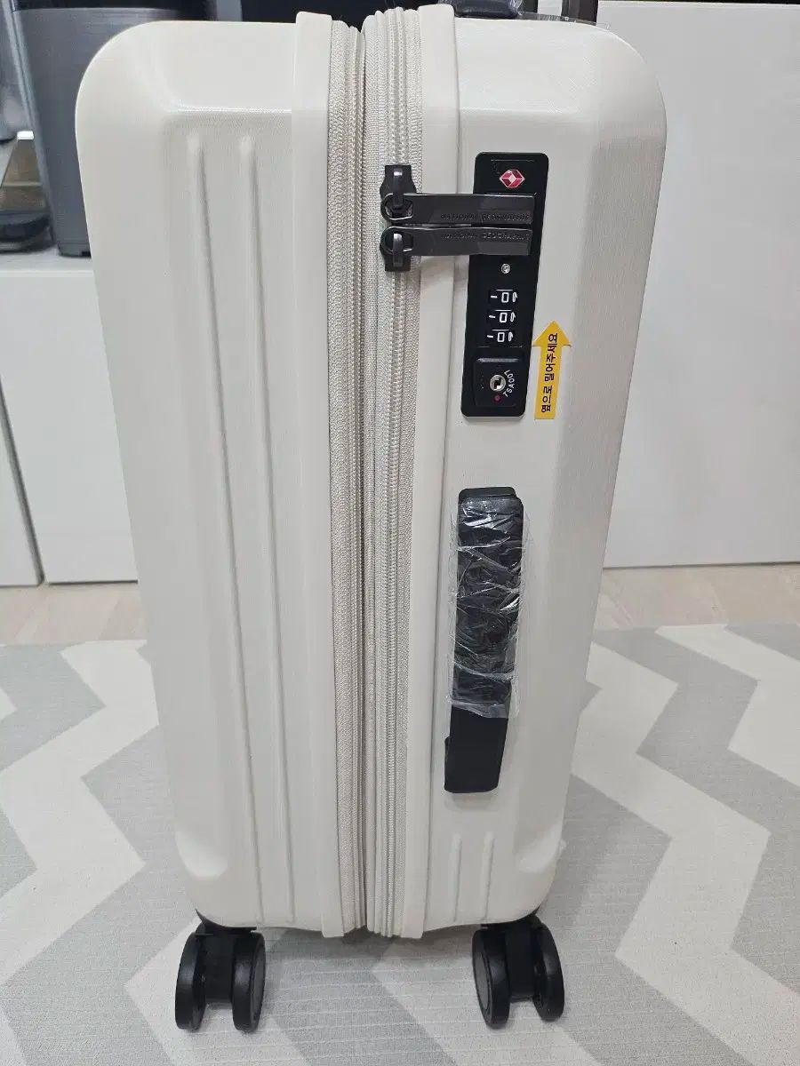 キャリアー 20インチ