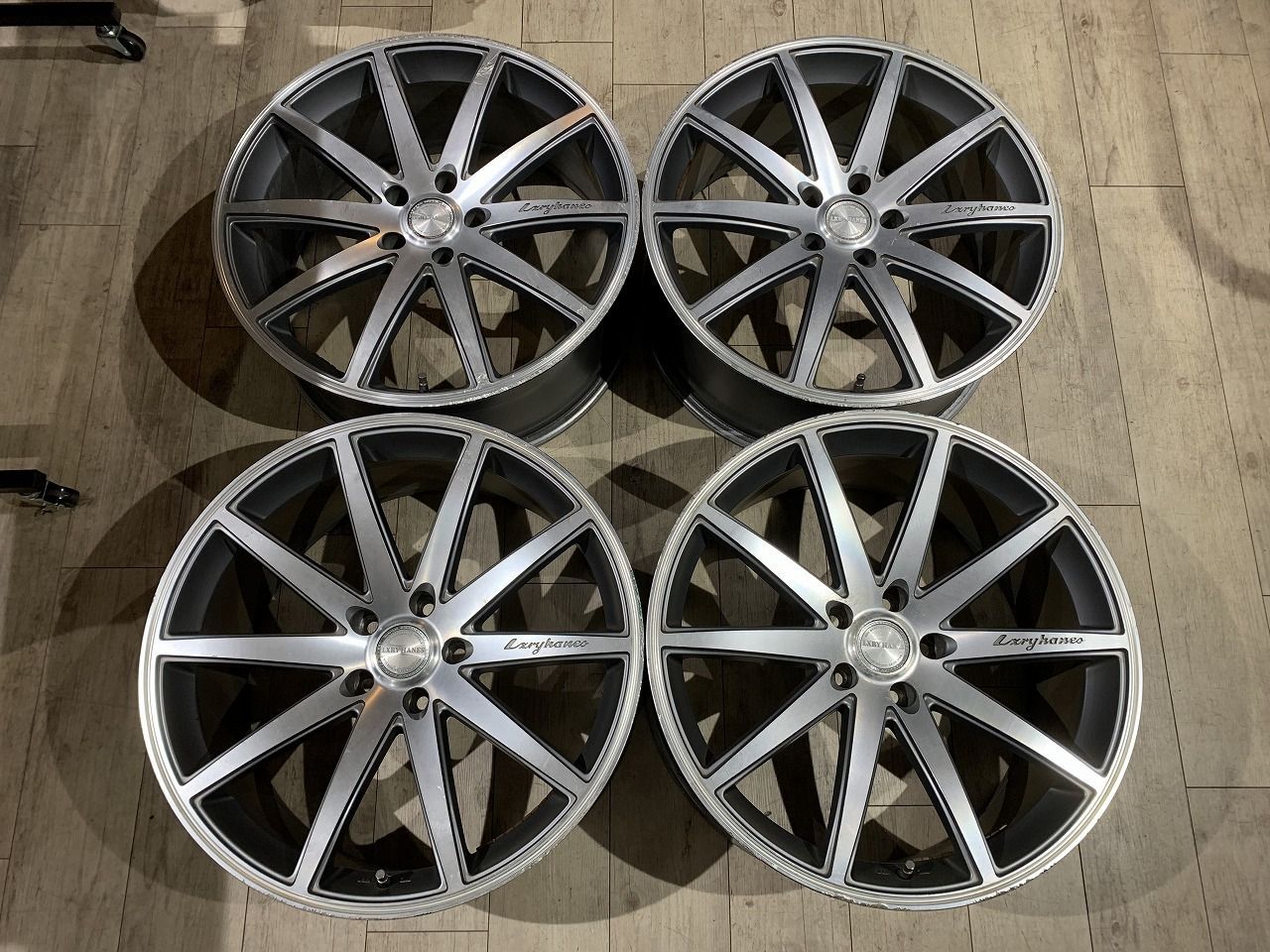 2302040】Treasure ONE LXRY HANES LH-810 20インチ 8.5J +38 9.5J +40