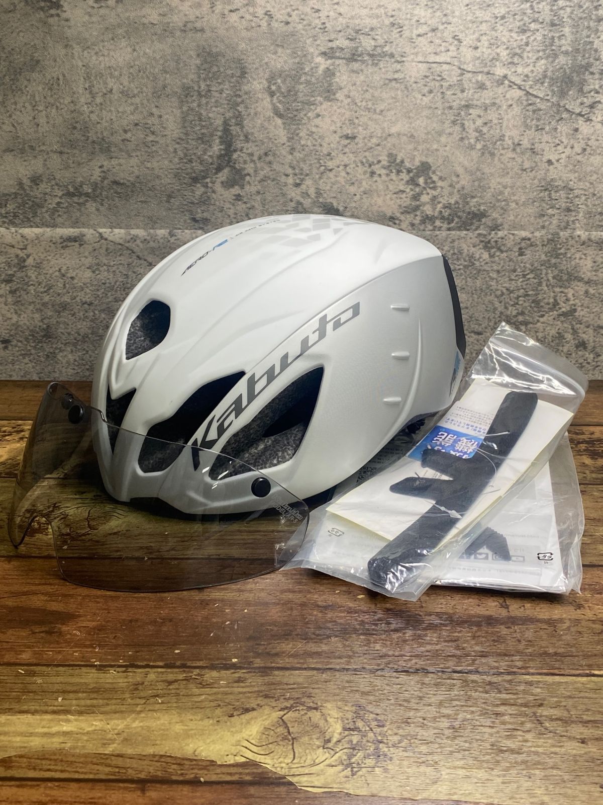 IZ254 オージーケーカブト OGK kabuto AERO-R2 ヘルメット 白 R05 09 製造 S|M