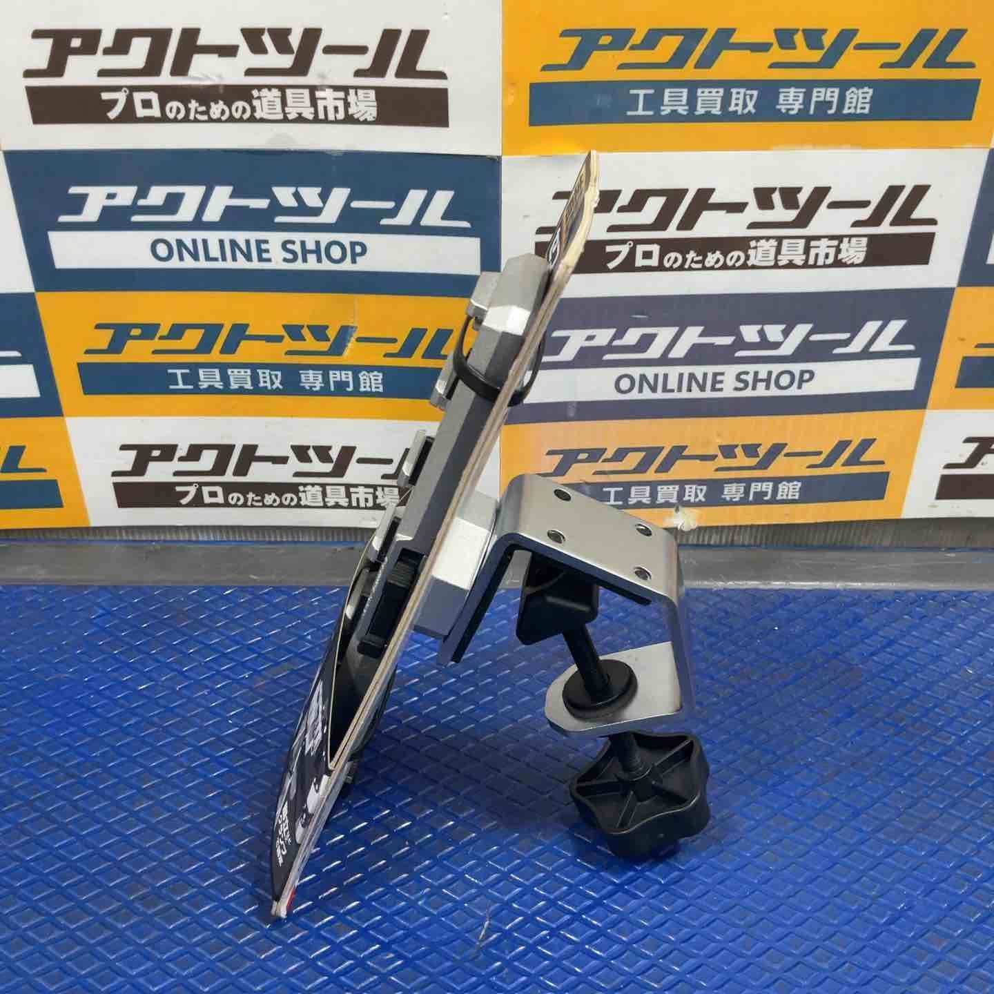 タジマ セフシステム セフホルダー脚立用 クランプ式 金属 6連 SFS-MCHLD6 回転用レバーで使いやすい角度に調整できる角度調整機能  押し付けて入れるオートロック機構 衝撃に強い頑丈金属タイプ【草加店】