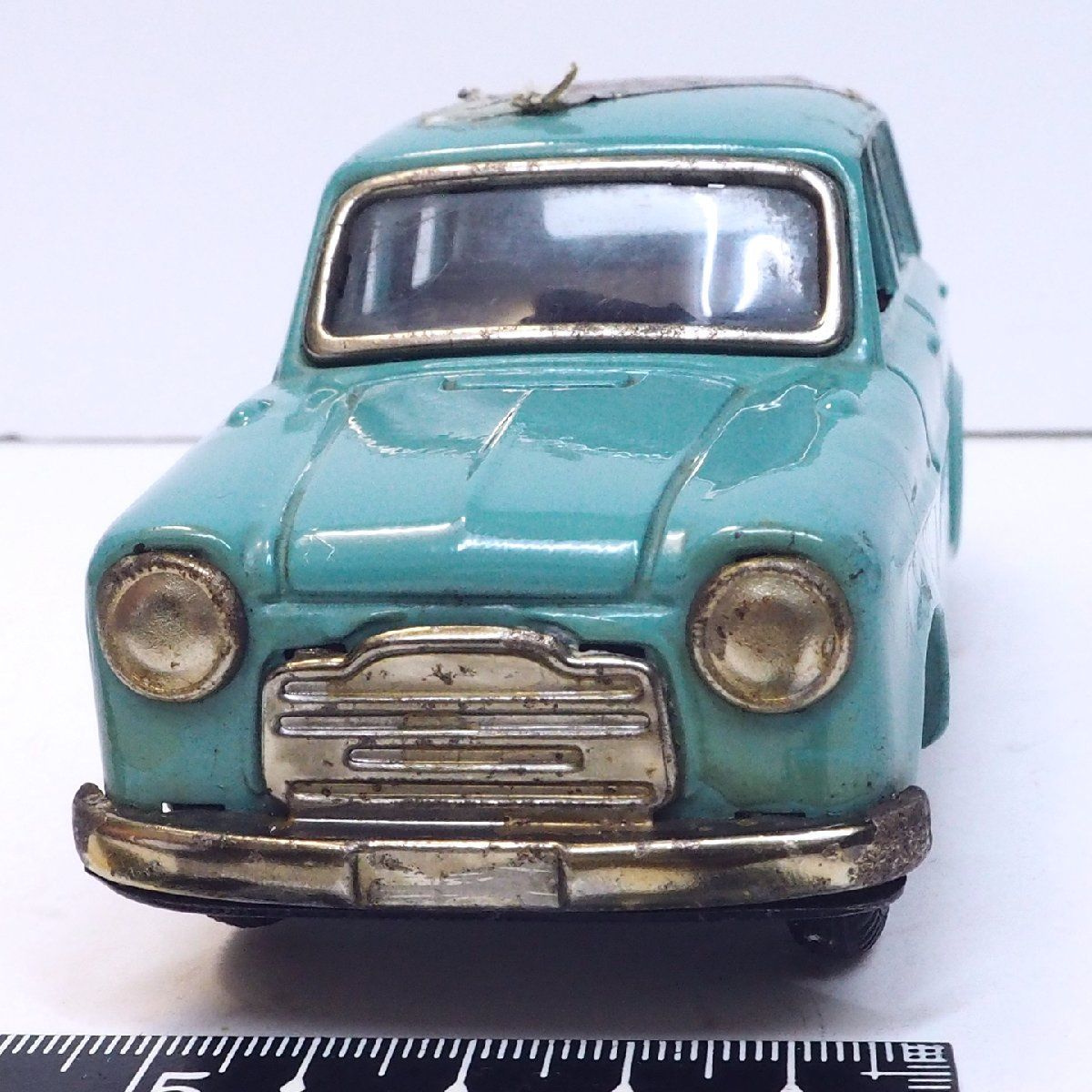 萬代屋【ダットサン セダン1000黄緑】ブリキtin toy car自動車■箱無 萬代屋【ダットサン セダン1000黄緑】ブリキtin toy car自動車