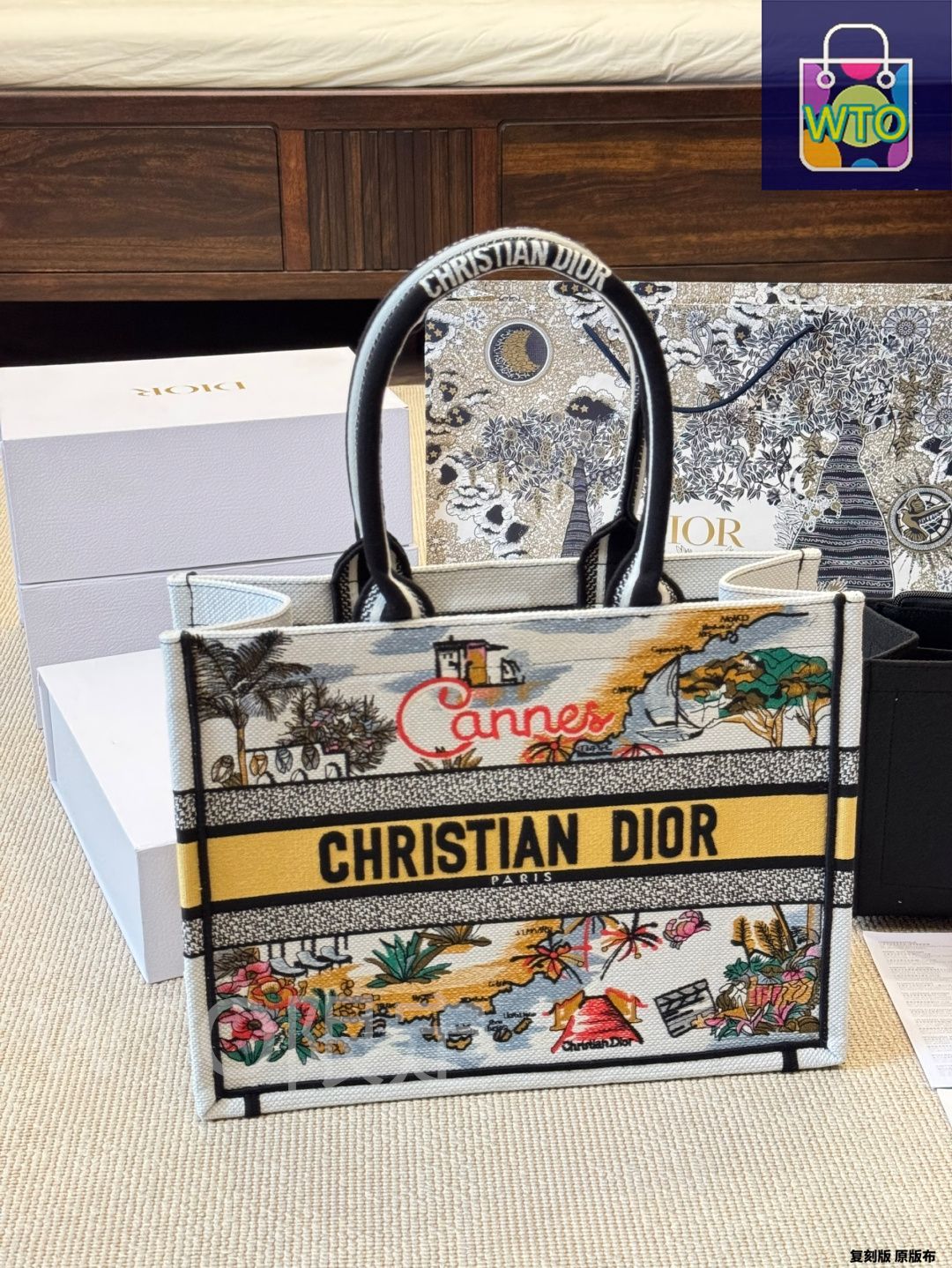CHRISTIAN DIOR アイボリー キルティング バッグ スカーフ付き CHRISTIAN DIOR アイボリー キルティング バッグ スカーフ付き
