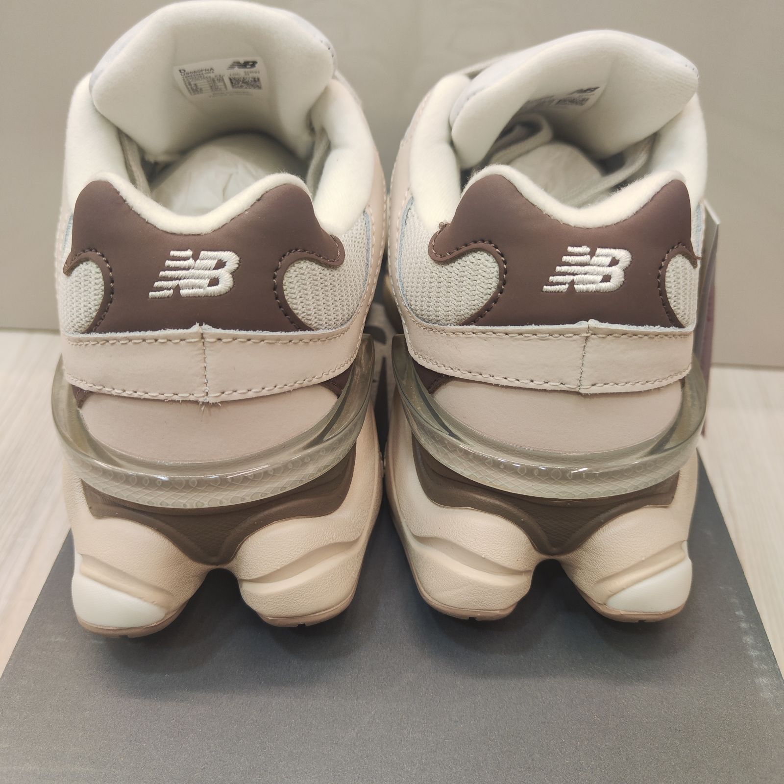 新品 未使用 New Balance 9060 U9060FNAニューバランス レディース