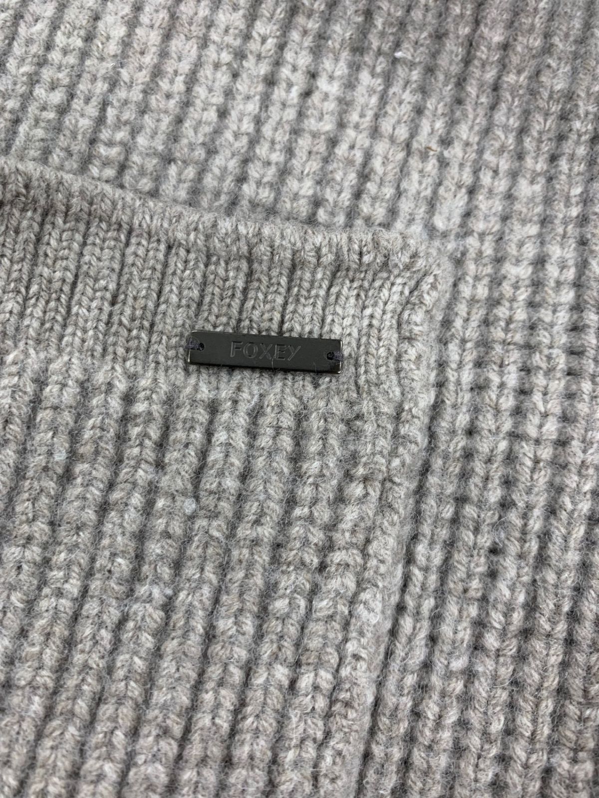 フォクシーニューヨーク カシミヤ混 ウールペプラムニット グレー 近年モデル フォクシーニューヨーク カシミヤ混 ウールペプラムニット グレー 近年