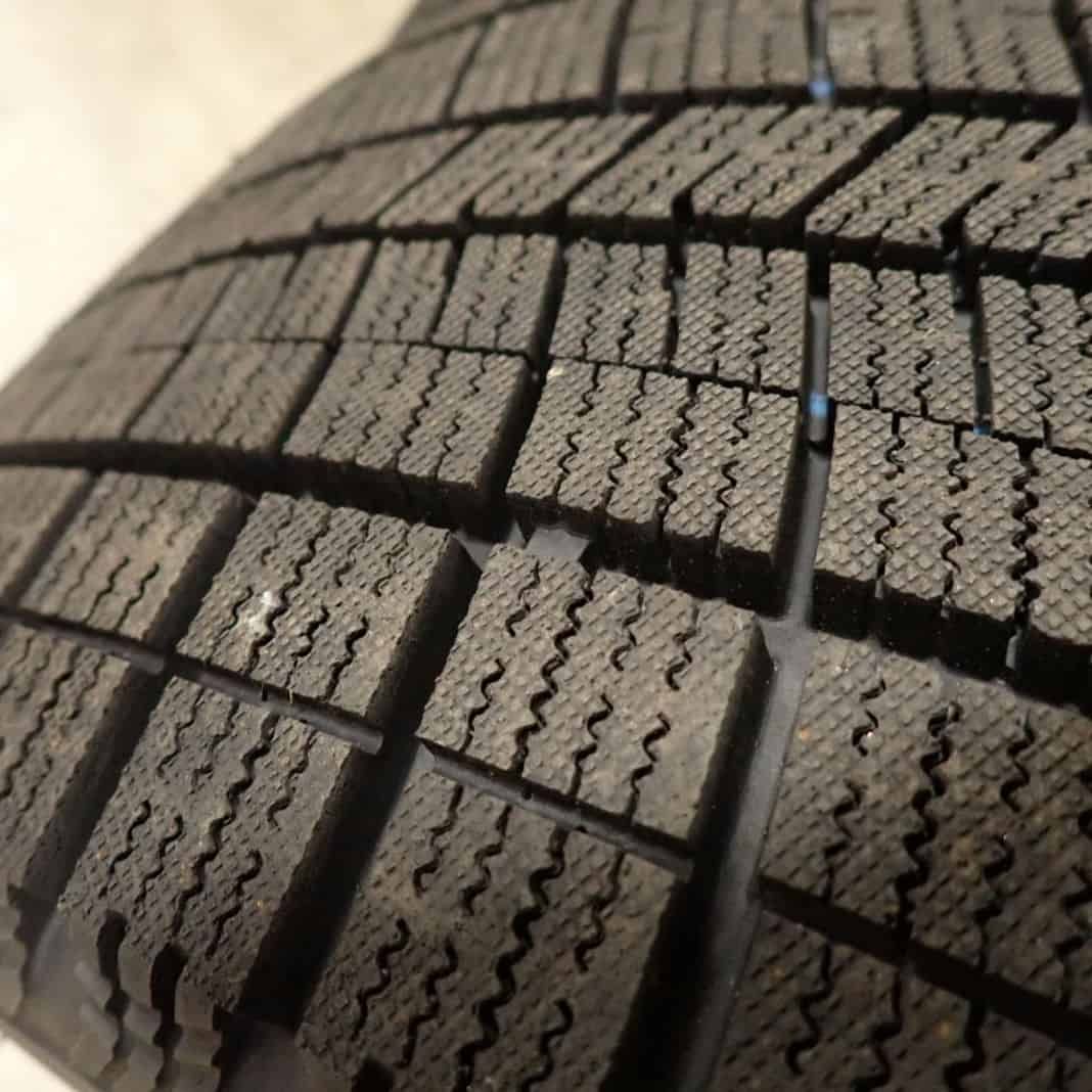 冬4本SET 会社宛 送料無料 235/45R18×7.5J 98Q ナンカン ICE ACTIVA AW1 2023年製 アルミ レクサス ...