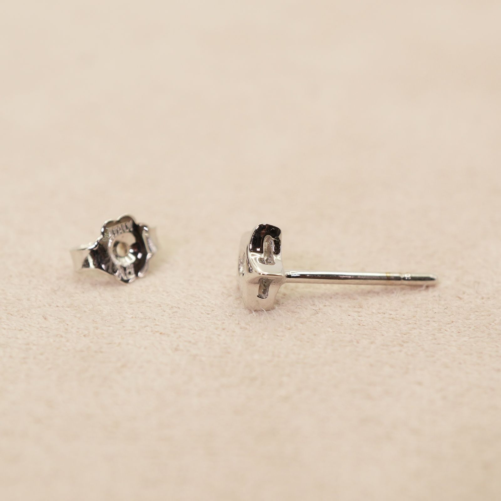 ポンテヴェキオ k18WGピアス ダイヤ スター星ピアス片耳 AHKAH ete ポンテヴェキオ k18WGピアス ダイヤ スター星ピアス片耳 AHKAH ete