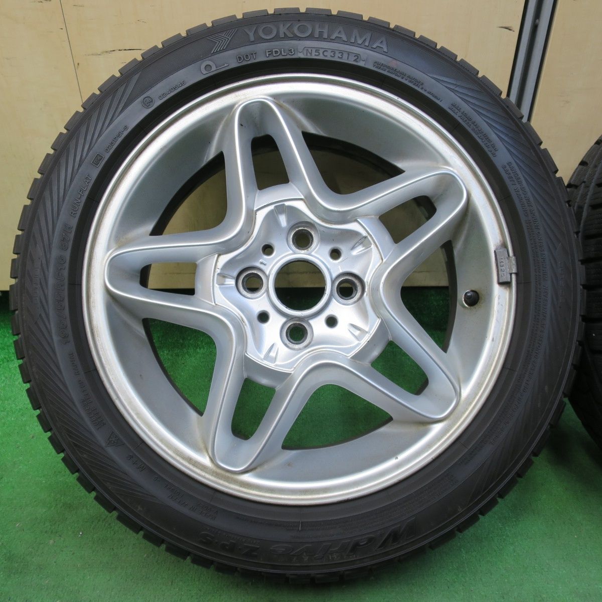 送料無料] バリ溝！9分☆MINI ミニ クラブマン クーパー R55 R56 純正