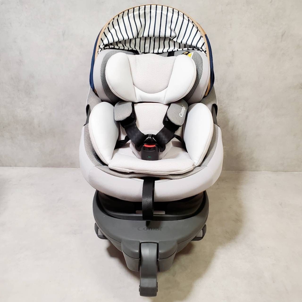 Combi コンビ THE S Air ISOFIX エッグショック ZB-690 イルマーレヴェント チャイルドシート ザエス エアー 新生児~4歳頃 回転式 洗濯済 カバー清潔 取扱説明書 台座付き