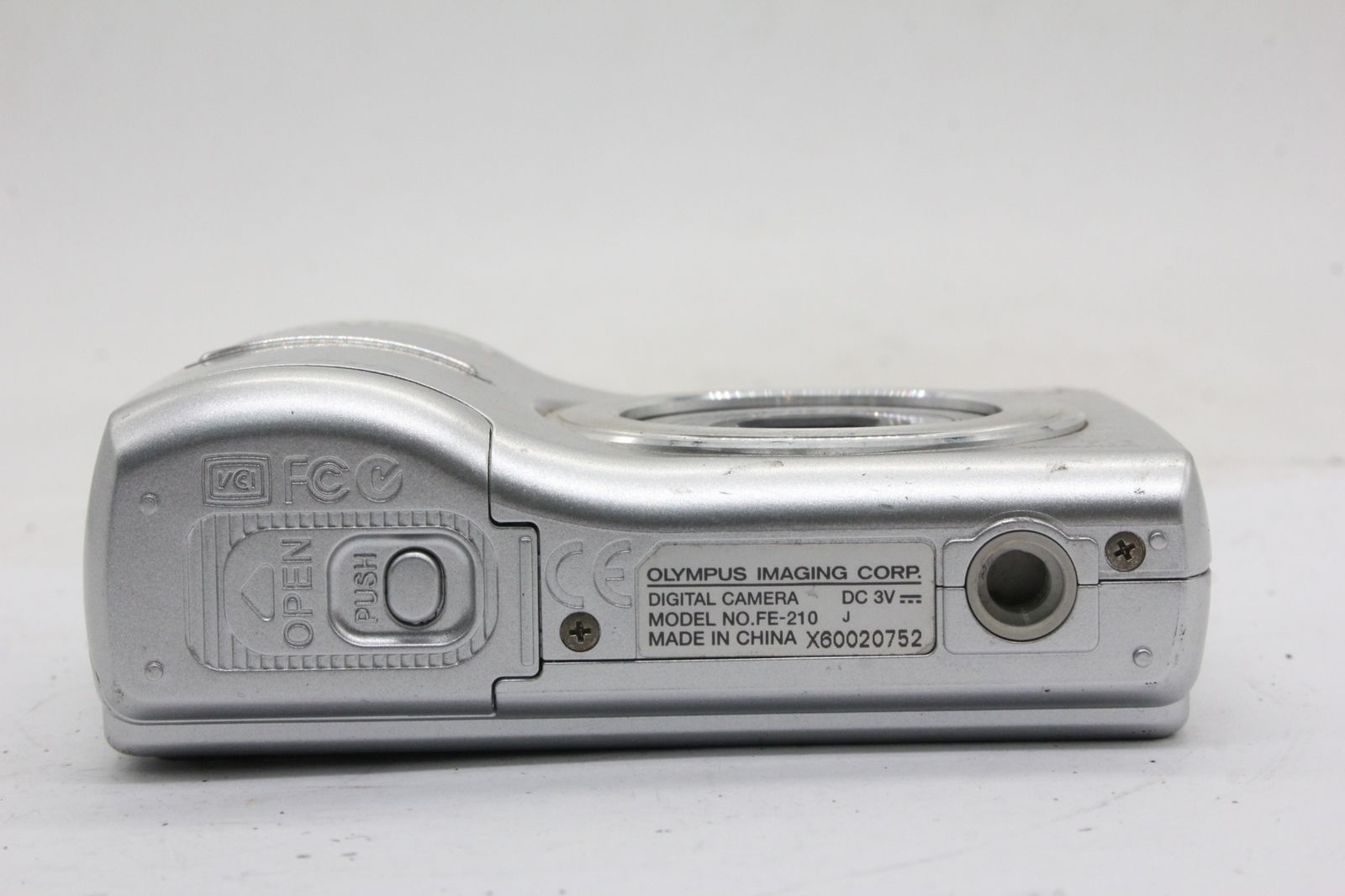 【返品保証】 【便利な単三電池で使用可】オリンパス Olympus FE-210 3x コンパクトデジタルカメラ v1597
