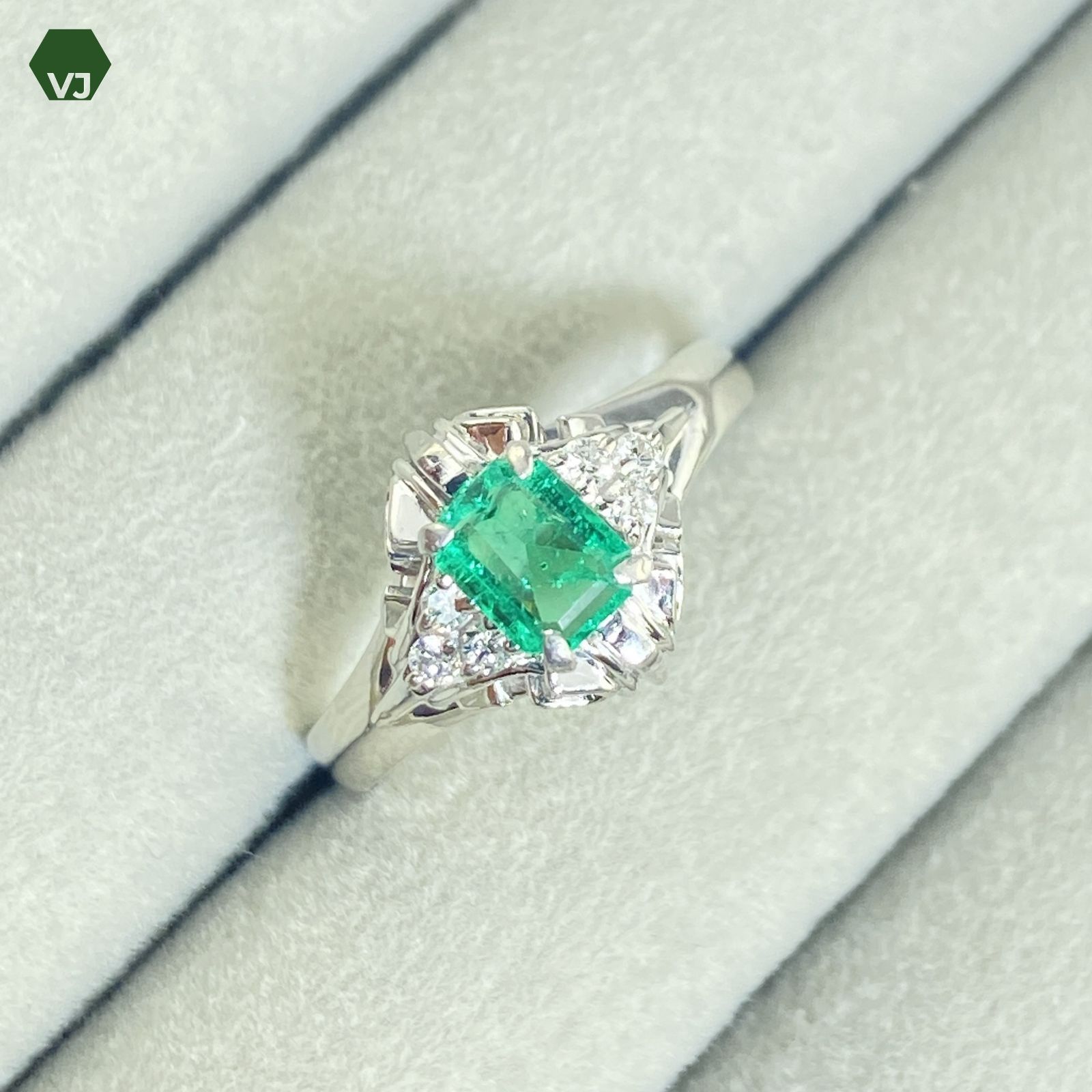 30-07】エメラルド ダイヤモンド リングE0.37ct D0.09ct 【中古 