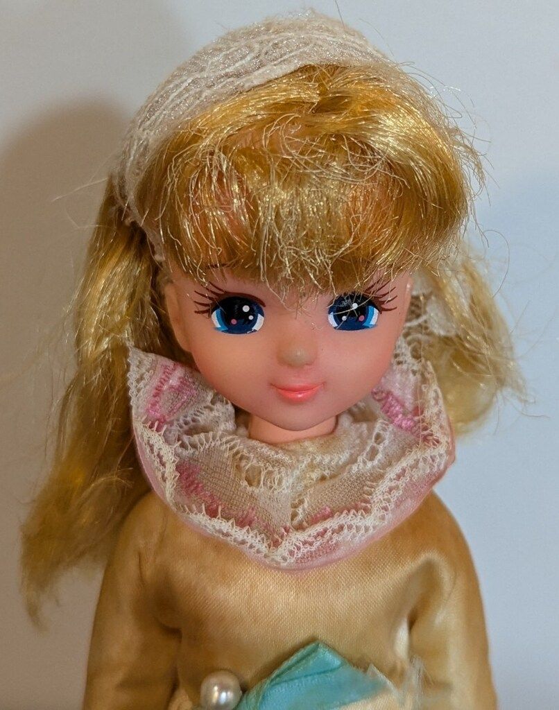 タカラ 2代目リカちゃんフレンド まきまきカールのまゆみちゃん - メルカリ