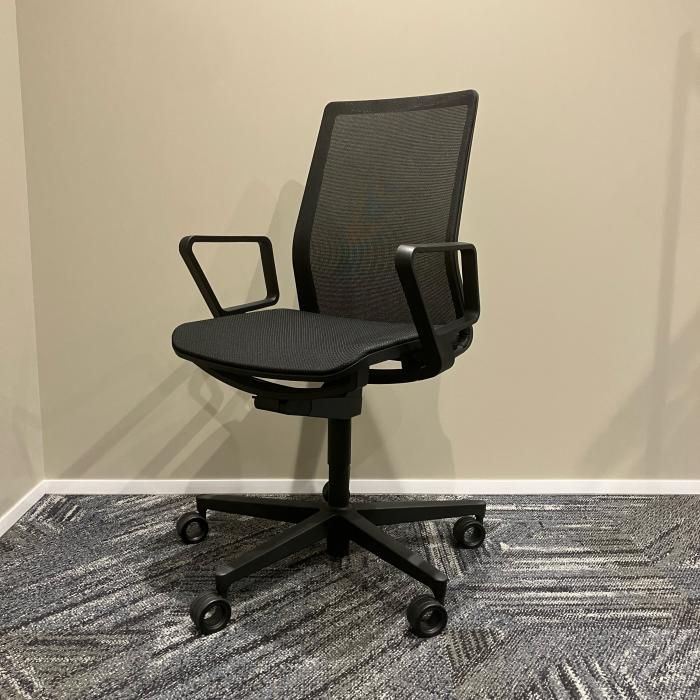 コクヨ】アガタA CR-G1250Nハイバック本革ブラック肘付 2008年製 AGATA  