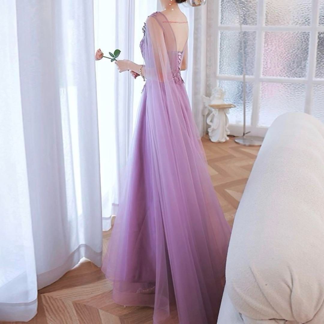 お花のデザインにチュールがオシャレでゴージャスなロングドレス