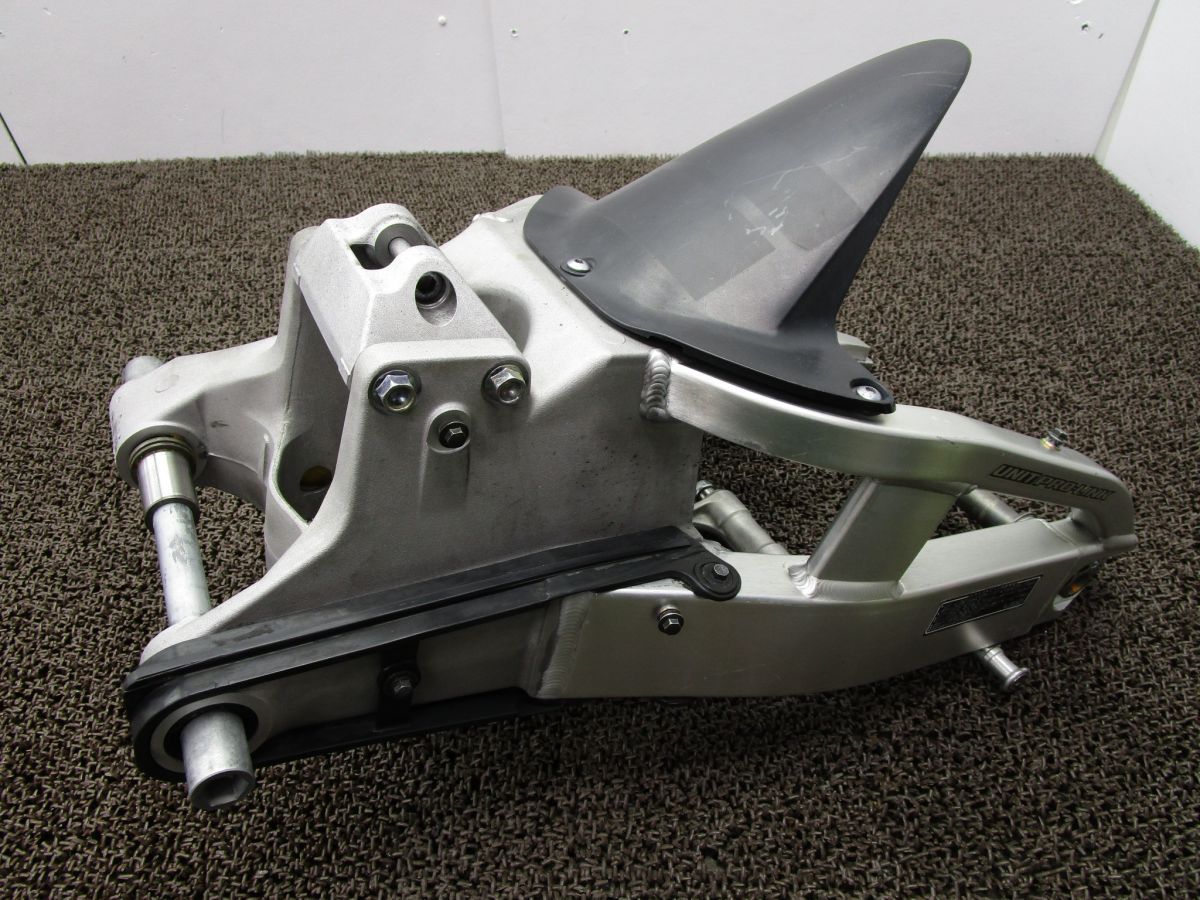 CBR600RR スイングアーム リアアクスルシャフト Y524！PC37 ホンダ 【 PC37E 】 動画有 FI インジェクション
