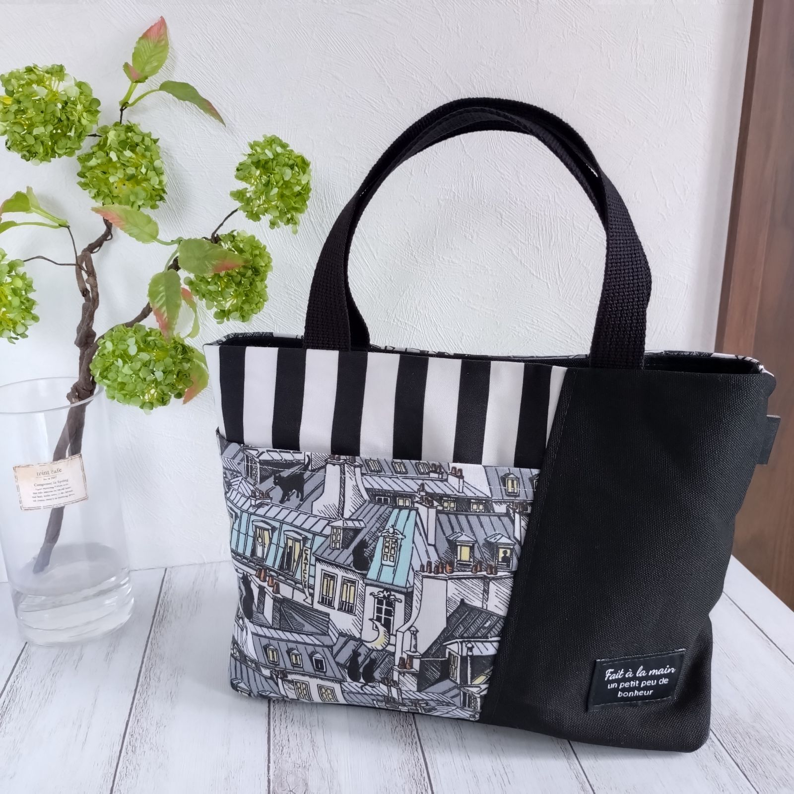 モノトーン黒猫 × おうち柄 ♡ 三角マチミニトートバッグ - メルカリ