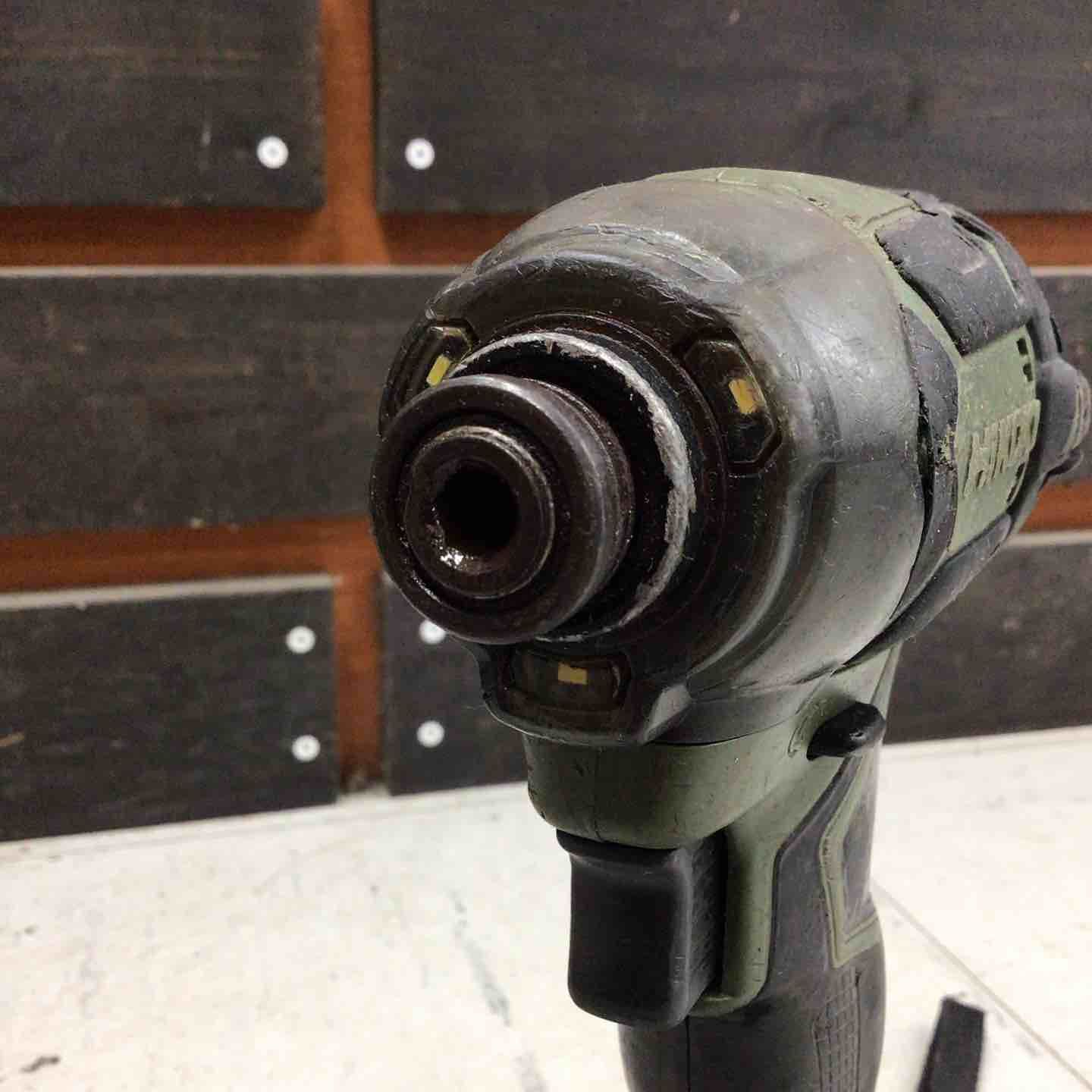 コードレスインパクトドライバー