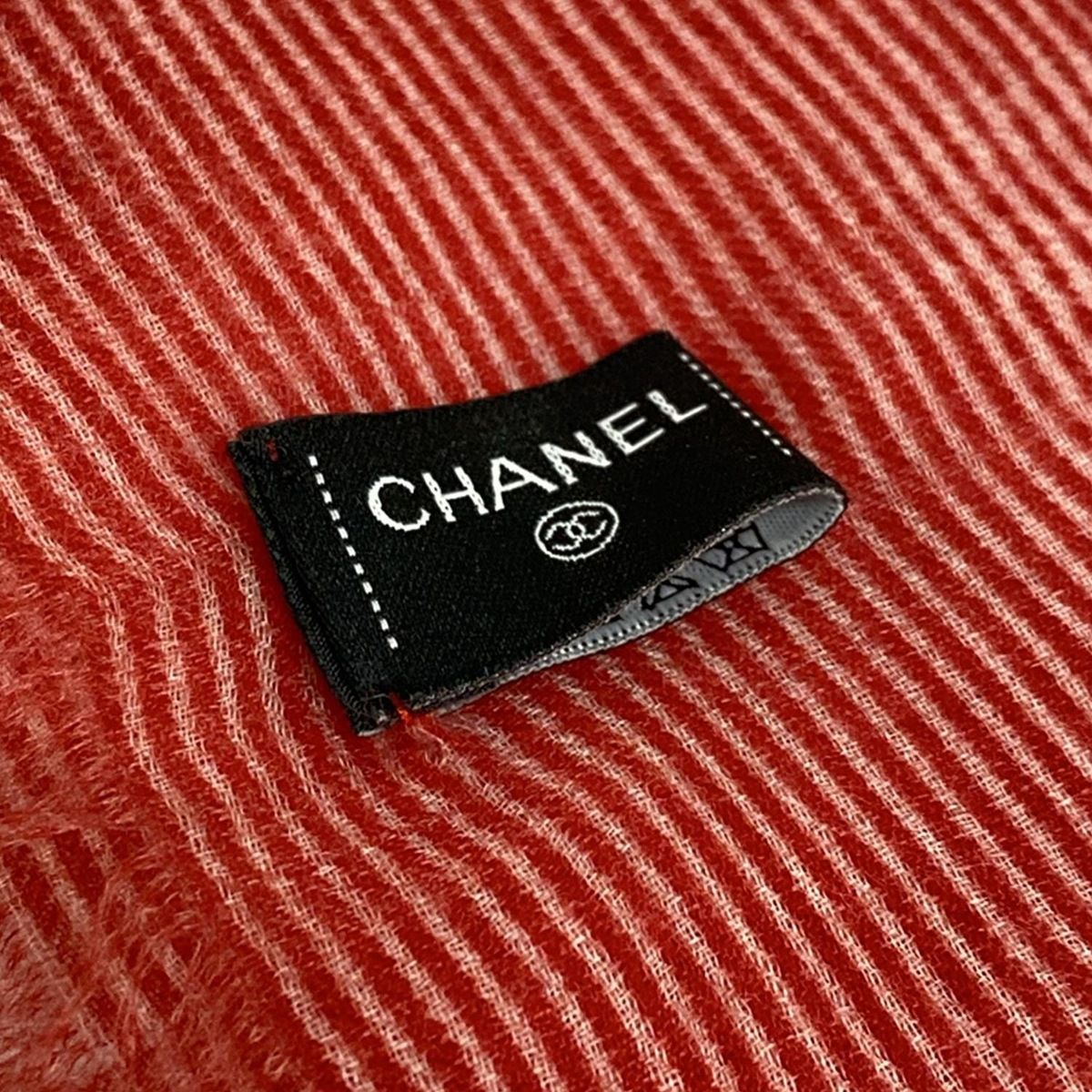 CHANEL(シャネル) ストール(ショール)美品 ココマーク レッド×白 CHANEL(シャネル) ストール(ショール)美品 ココマーク レッド×白