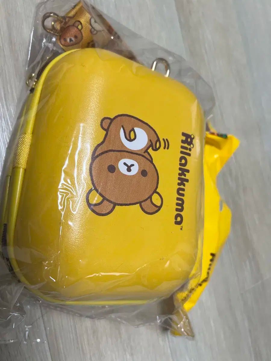 ゼロハリバートン アタッシュケース レッド系色 クリアハンドル 展示未使用品 ゼロハリバートン アタッシュケース レッド系色 クリアハンドル 展示未