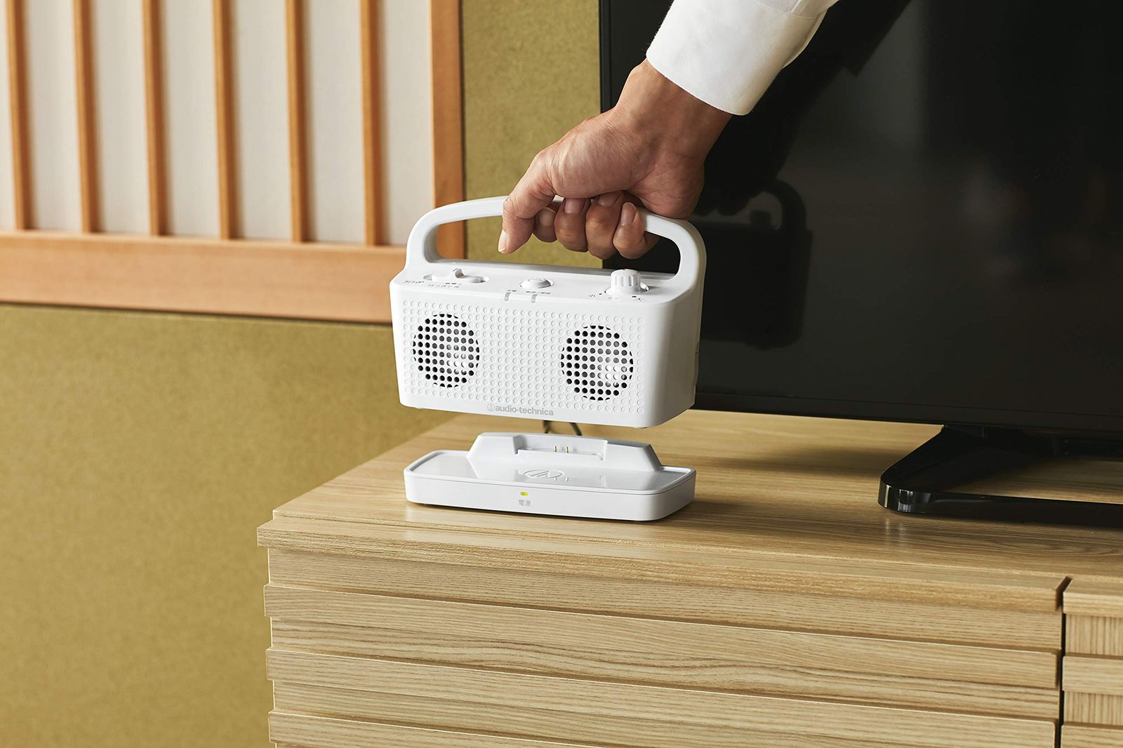  オーディオテクニカ audio-technica 手元テレビスピーカー 2014年モデル デジタルワイヤレス AT-SP 767 TV WH ホワイト その他 オーディオ機器