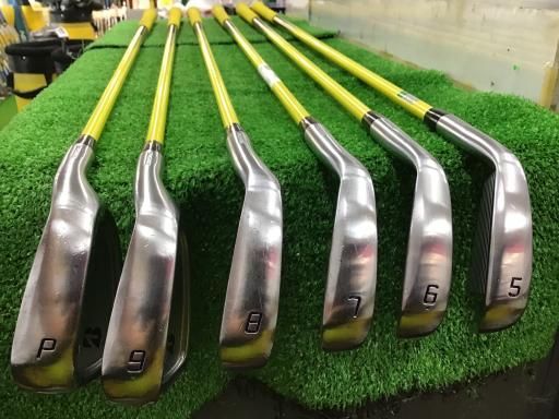 ブリヂストン　BRIDGESTONE　JGR　FORGED　■6I~9I.PW.AW.SW(7本セット)　■Tour AD　J16-11I　 ■FLEX　S　[管理番号190701] 中古訳ありブリヂストン JGR FORGED アイアンセット S200