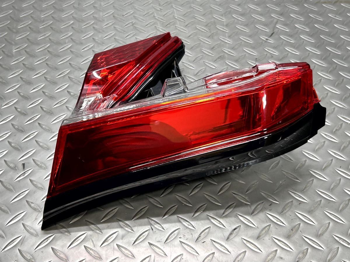 TOYOTA テールランプ 新車外し純正　2個セット R7年新車外し品 ジムニーJB64用純正テールランプ左側 新車外し品