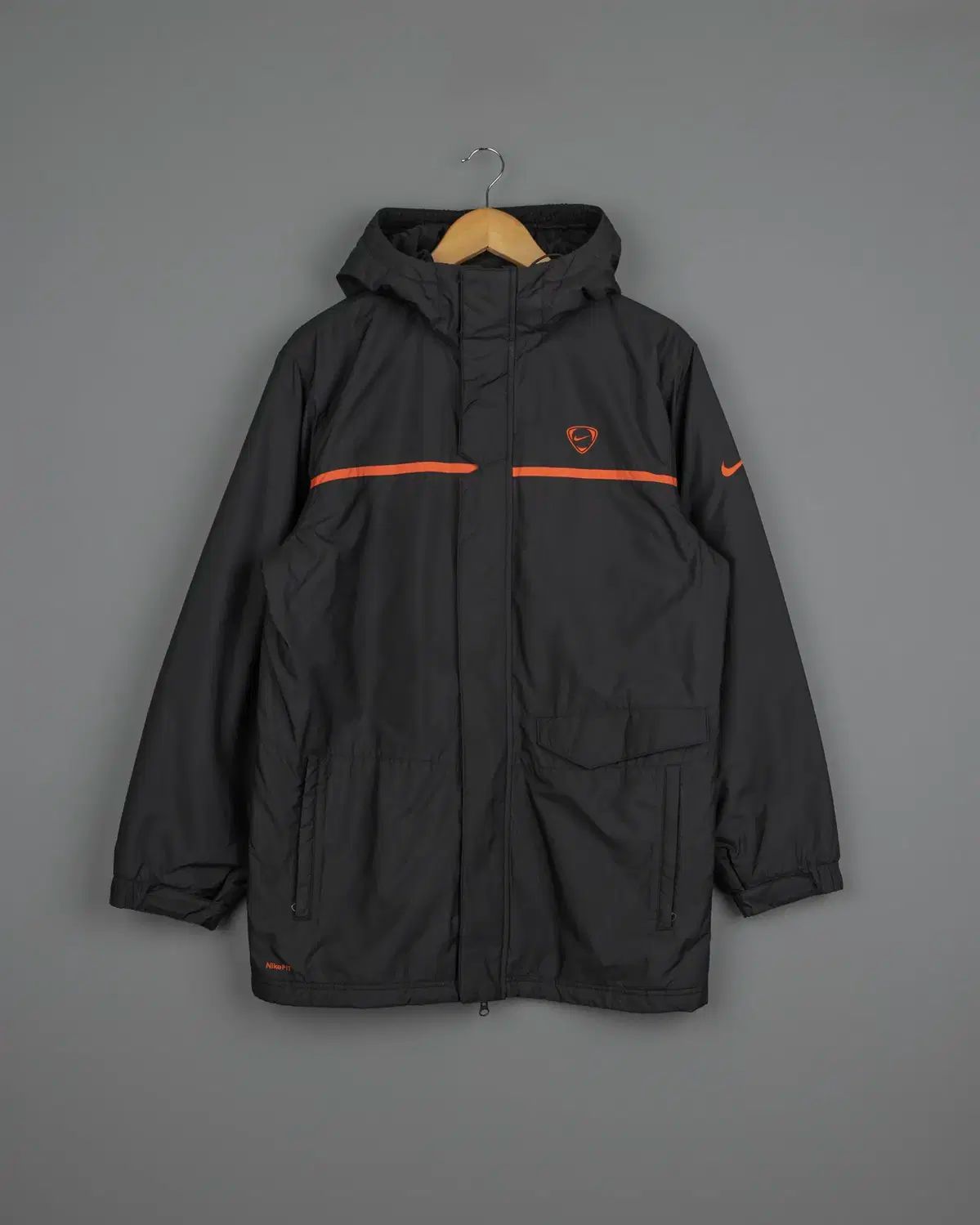 Nike(ナイキ） スウッシュ ストームフィット ブルゾン ダウンジャケット ジャケット S